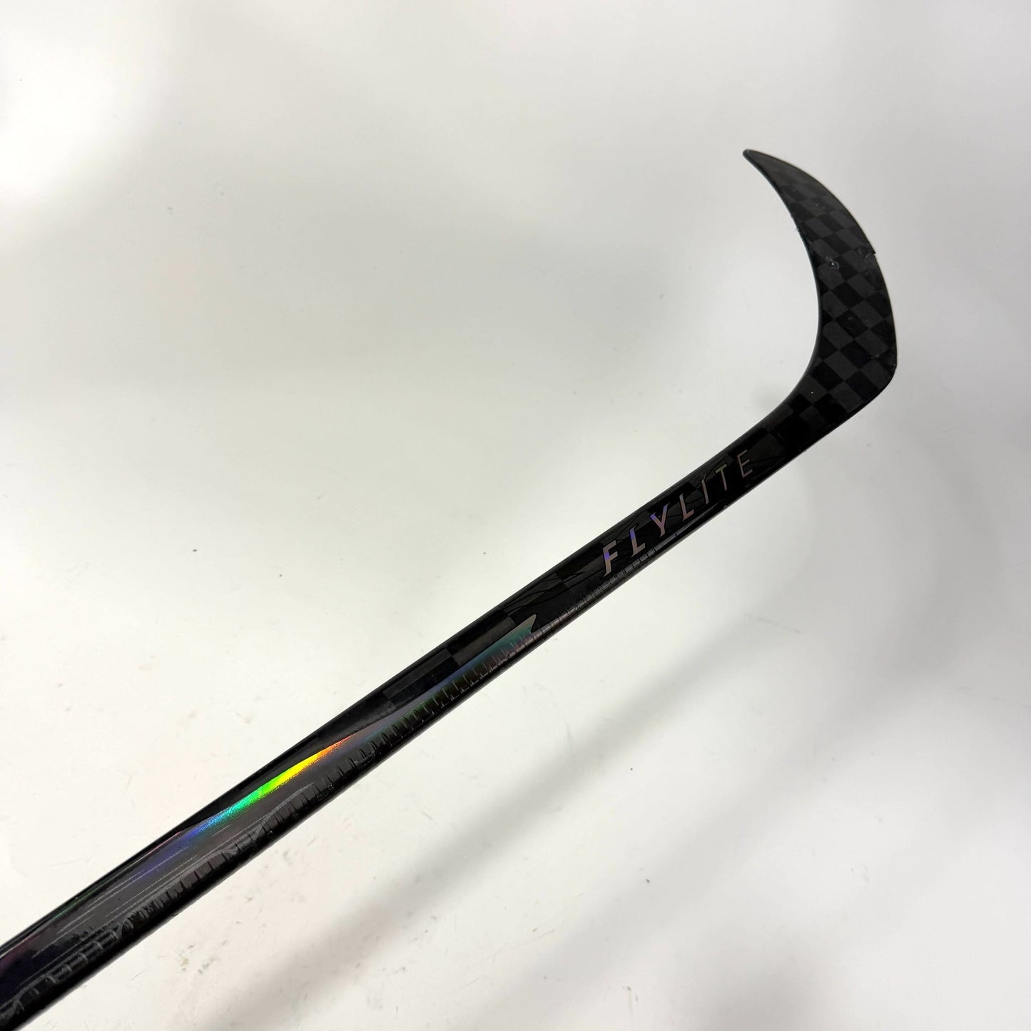 Used Right Black Bauer Vapor Flylite | 65 Flex P92 Curve Grip | AB704