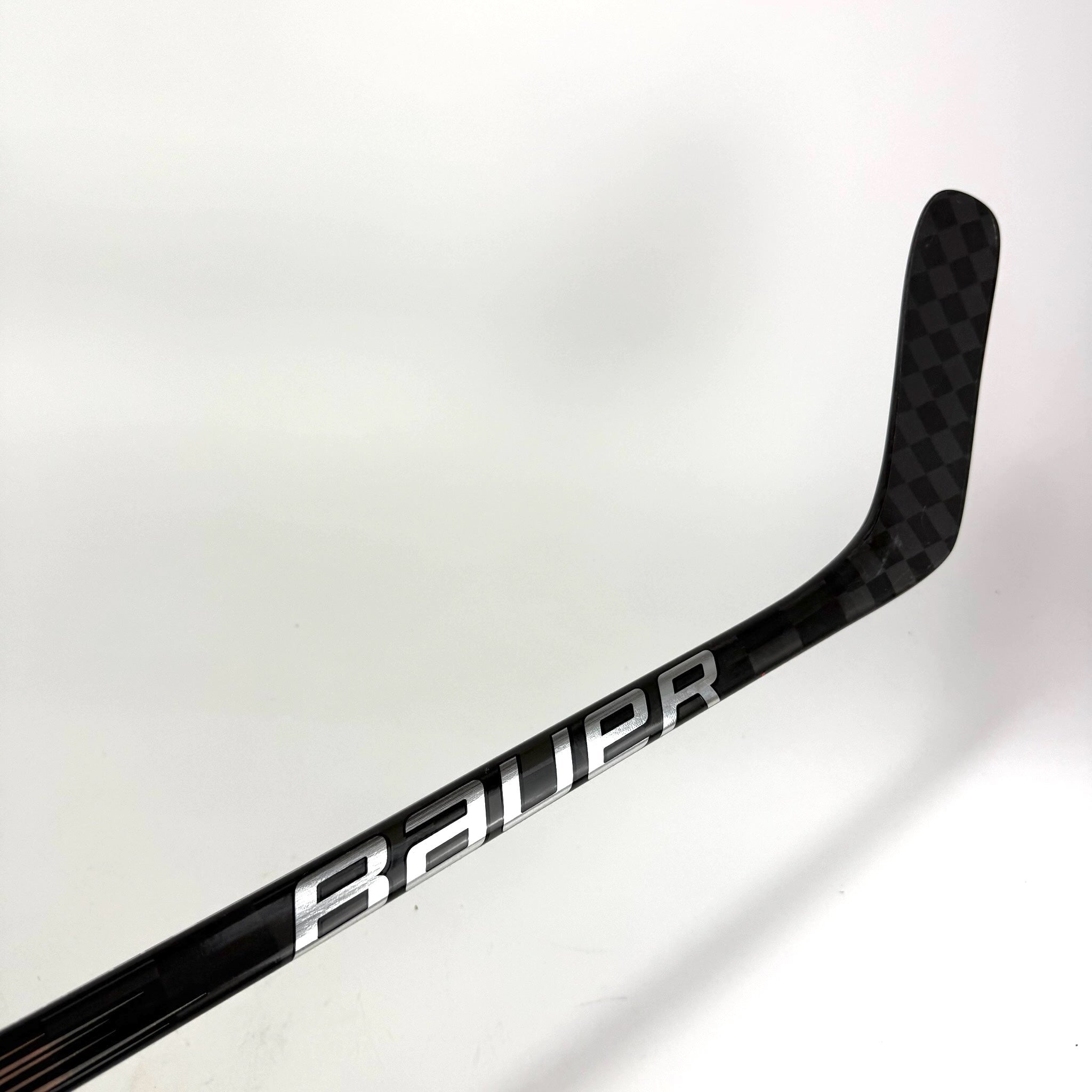 New Left Red Bauer Vapor Hyperlite 2 | 55 Flex P88 Curve Grip | R338 - Top Flight Hockey
