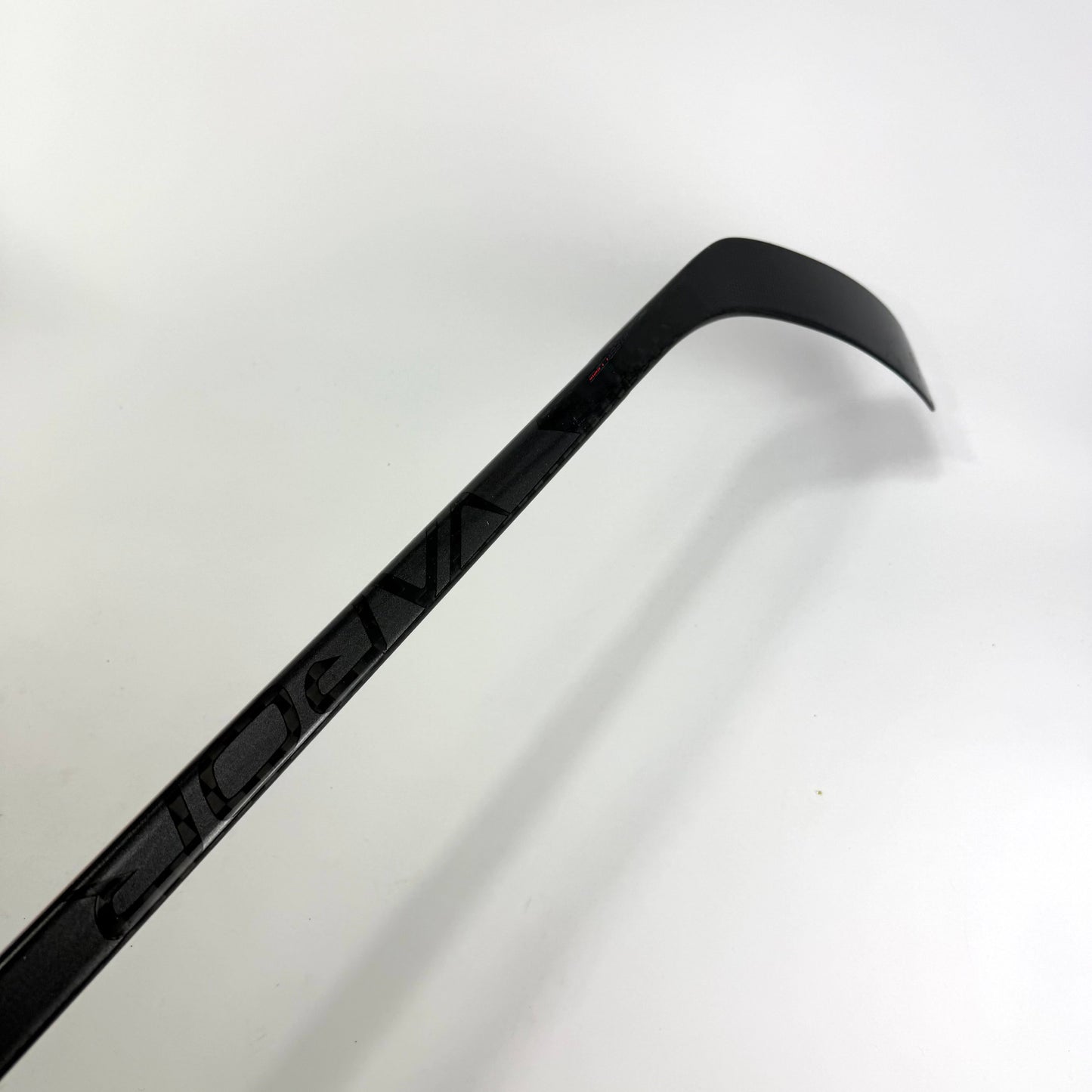 Kucherov Used Black Bauer Vapor Hyperlite | 82 Flex Fisher Pro Curve Grip | K246