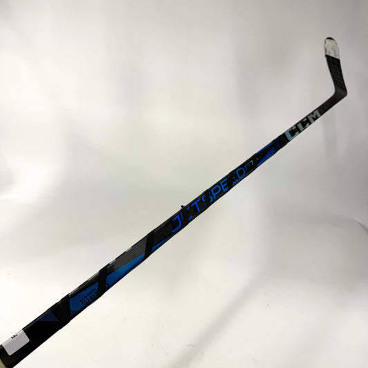 Used Left Blue CCM Jetspeed FT7 Pro | 80 Flex P28M Curve Grip | F364