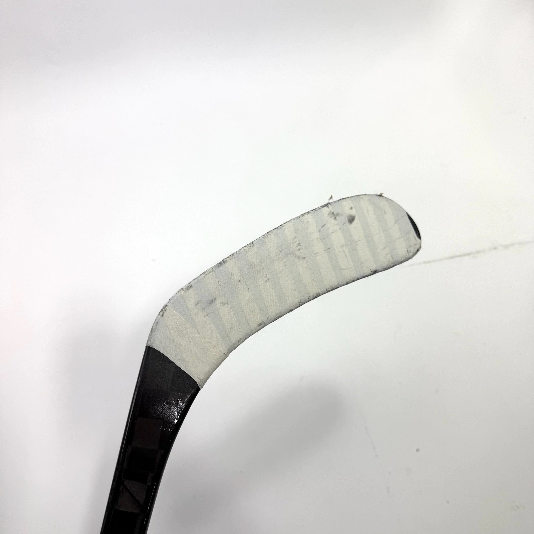 Used Left Red Bauer Pulse | 87 Flex P28 Curve Grip | Matt Gryzelcyk | BH140 - Top Flight Hockey