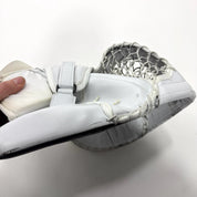 Used Team Sweden Regular Vaughn SLR4 Goalie Glove | Arvid Soderblom | BH397 - Top Flight Hockey