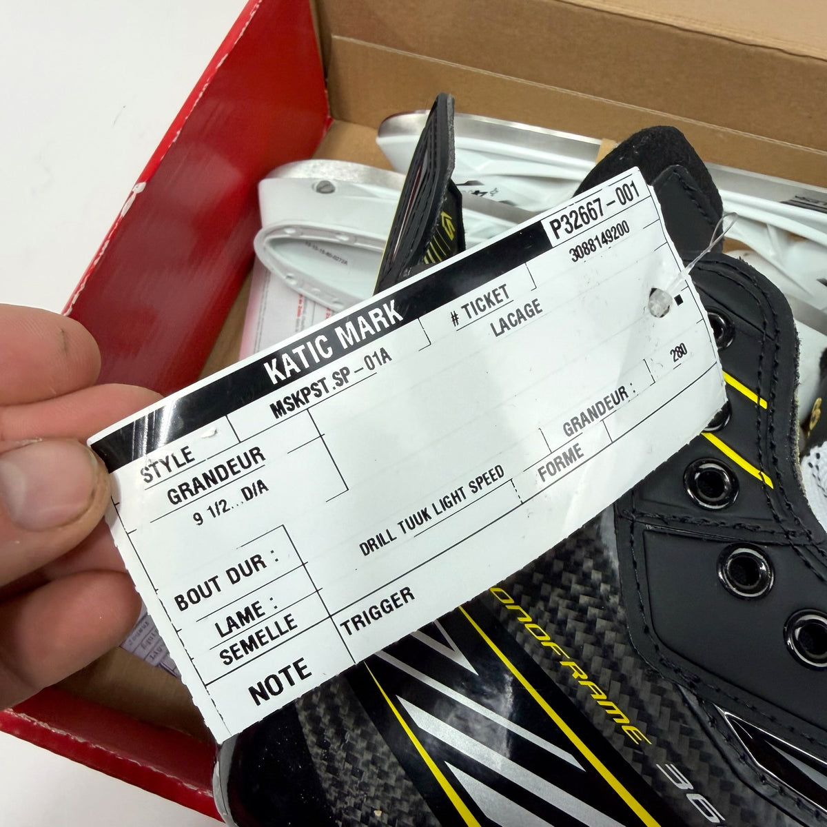 New CCM Super Tacks Skates | 9.5 D | CCM293 - Top Flight Hockey