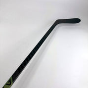 New Right Warrior Alpha LX3 | 75 Flex W28 Curve Grip | F455 - Top Flight Hockey