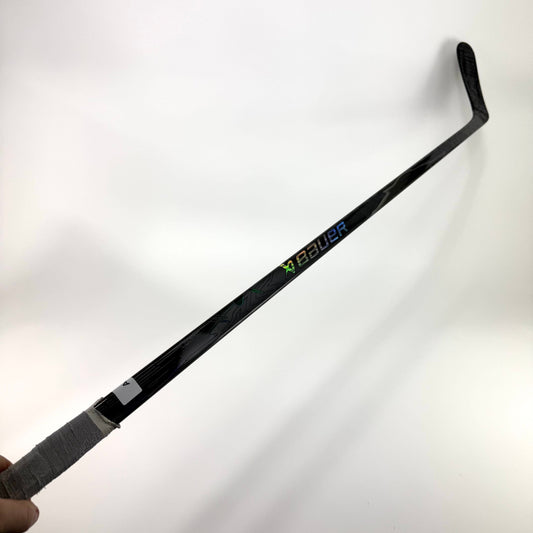 Used Left Black Bauer Flylite | 107 Flex P92M Curve Grip | A487 - Top Flight Hockey