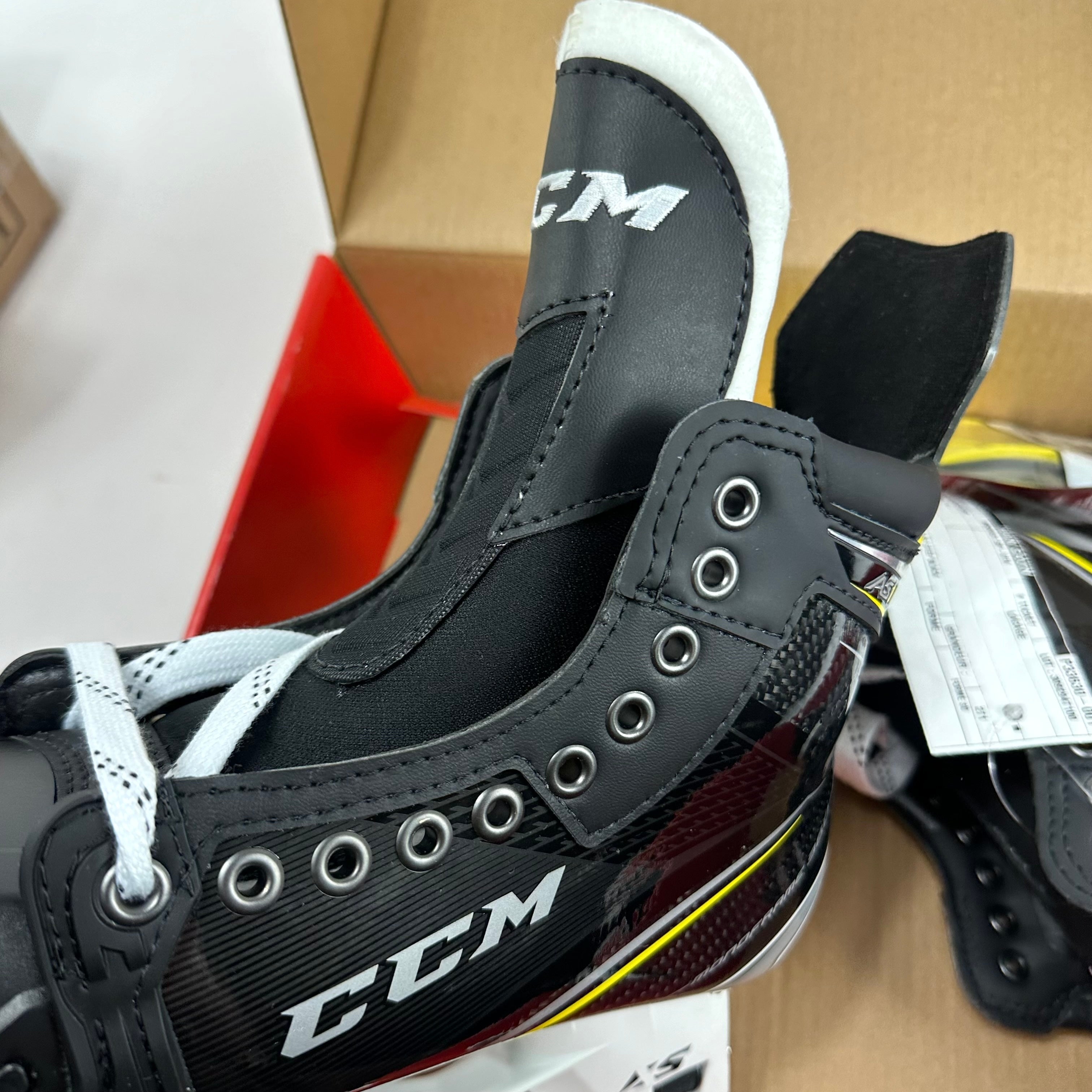 New CCM Super Tacks AS1 Skates | Size 8 D | M261