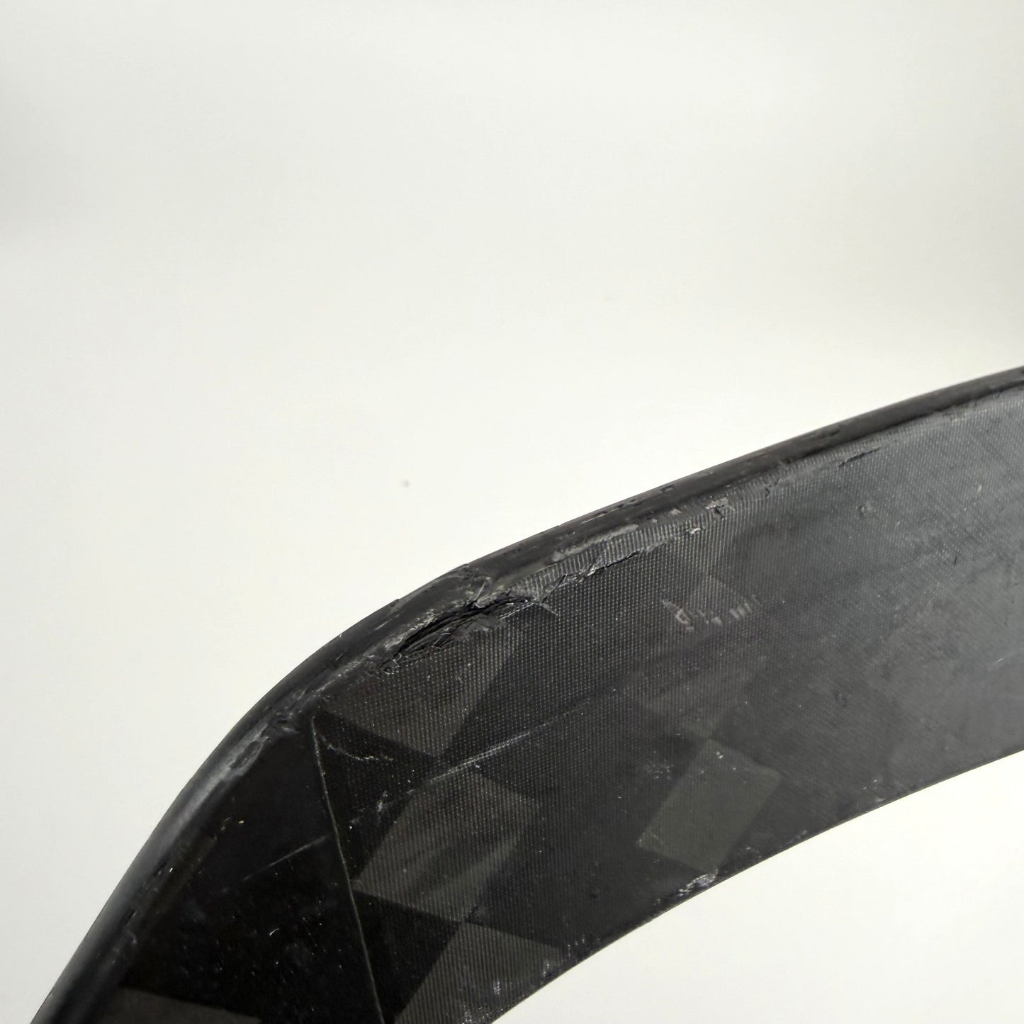 Used Right CCM XF Ghost | 95 Flex P28M Curve Grip | A205