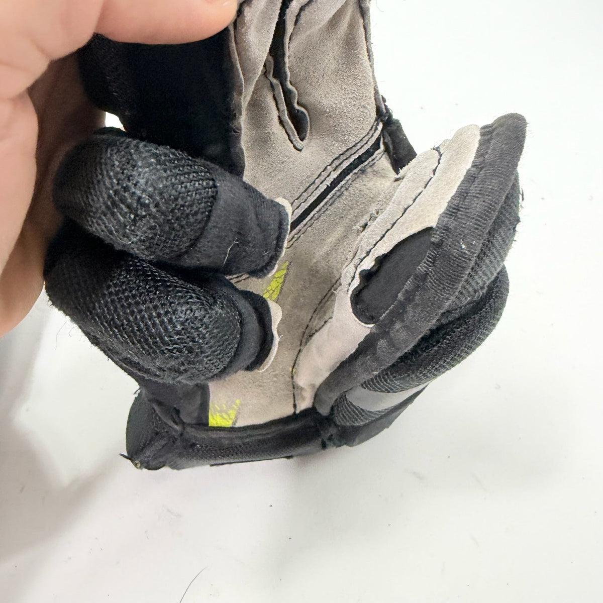 Used Black Bauer Vapor Hyperlite Gloves | 11" | AB403