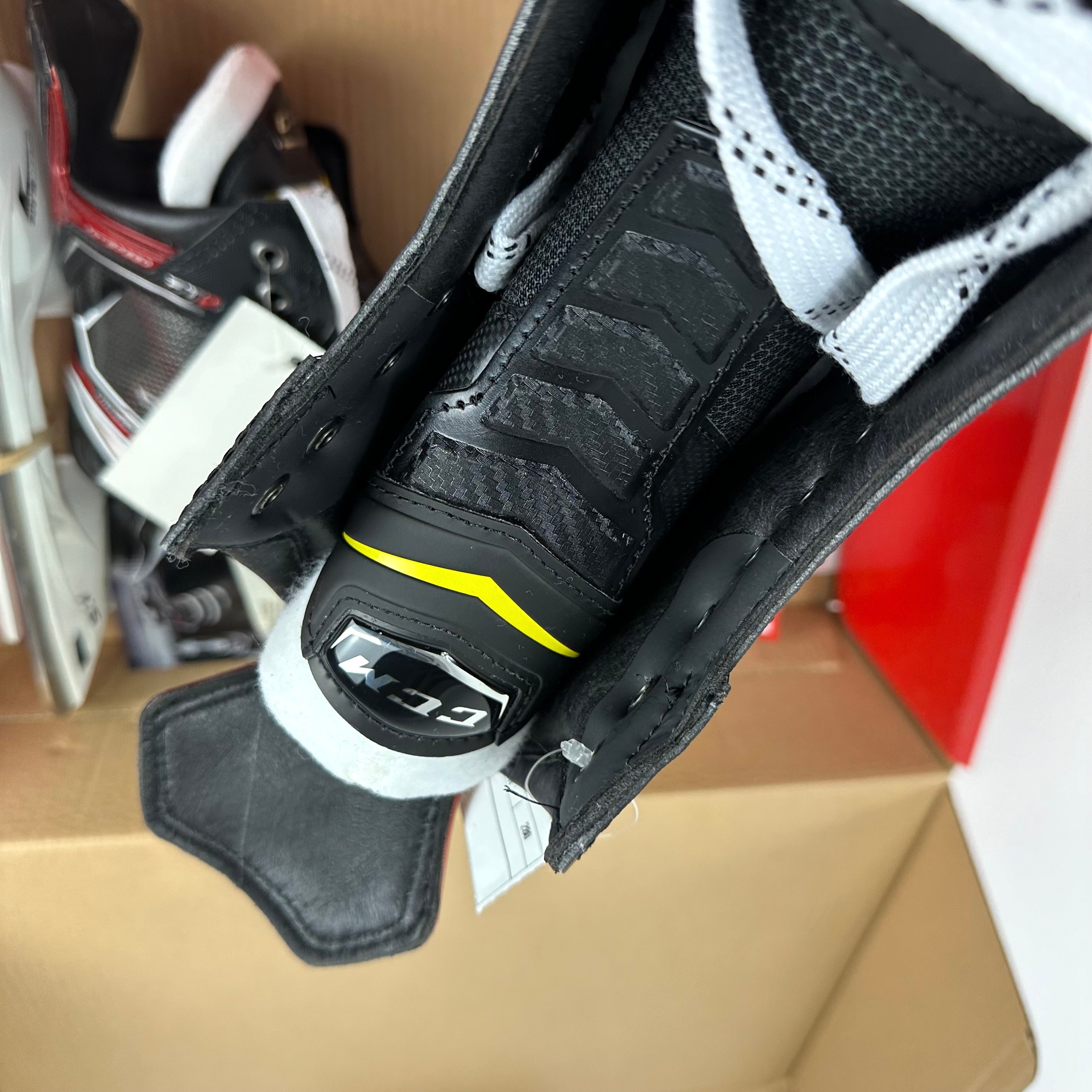 New CCM Jetspeed FT2 Skates | Size 9.5 | M304