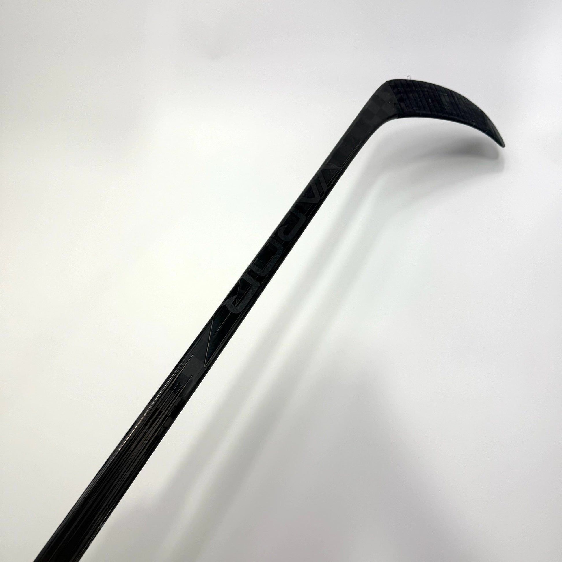 Used Left Black Bauer Vapor Hyperlite 2 | 107 Flex P92M Curve Grip | BH411 - Top Flight Hockey