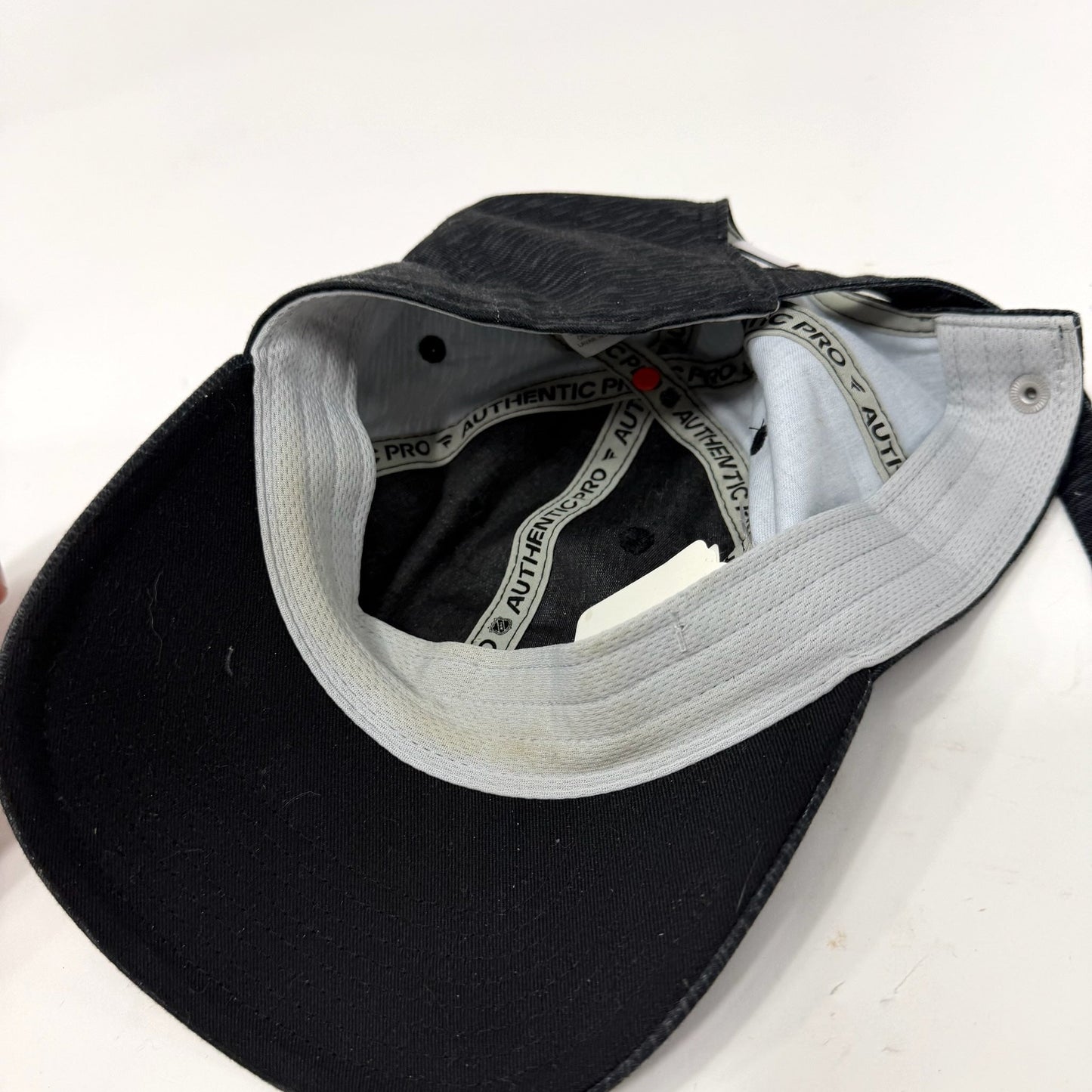 Used Grey Chicago Blackhawks Fanatics Hat | R107