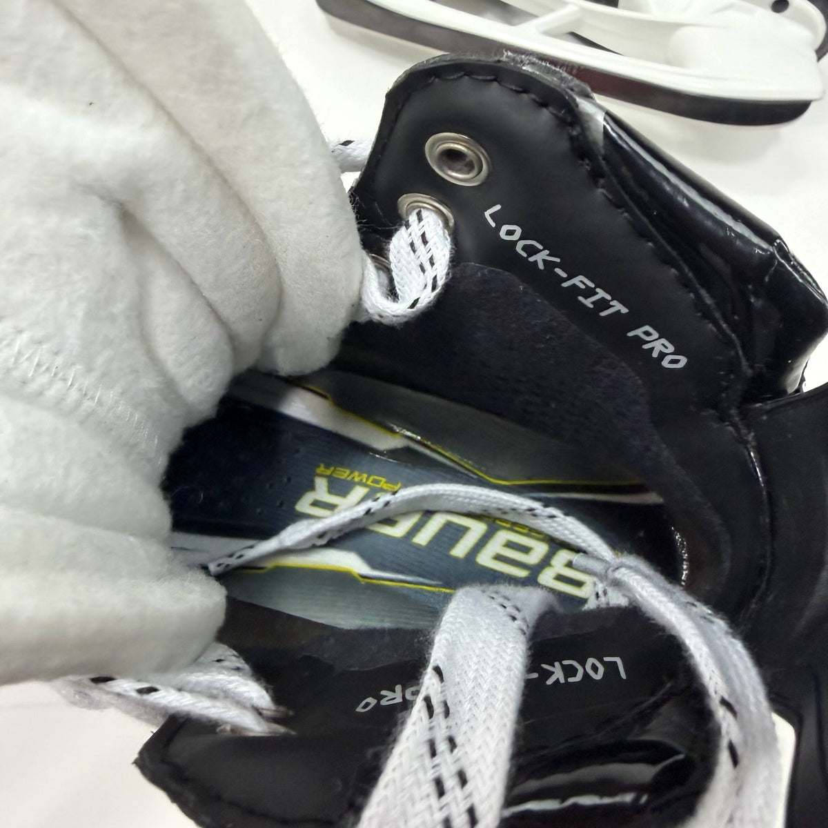 New Bauer Supreme Shadow Skates | Size 3.5 | AB808