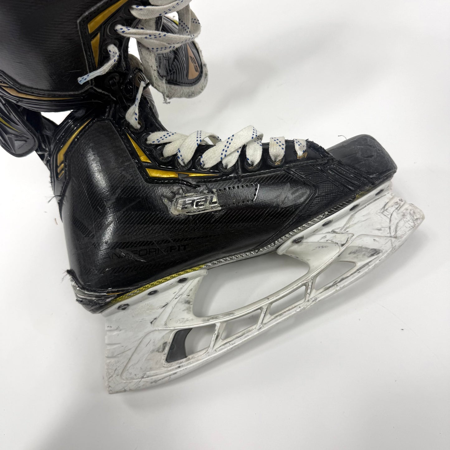 Used Bauer Supreme 2S Skates | 8 D | Q404