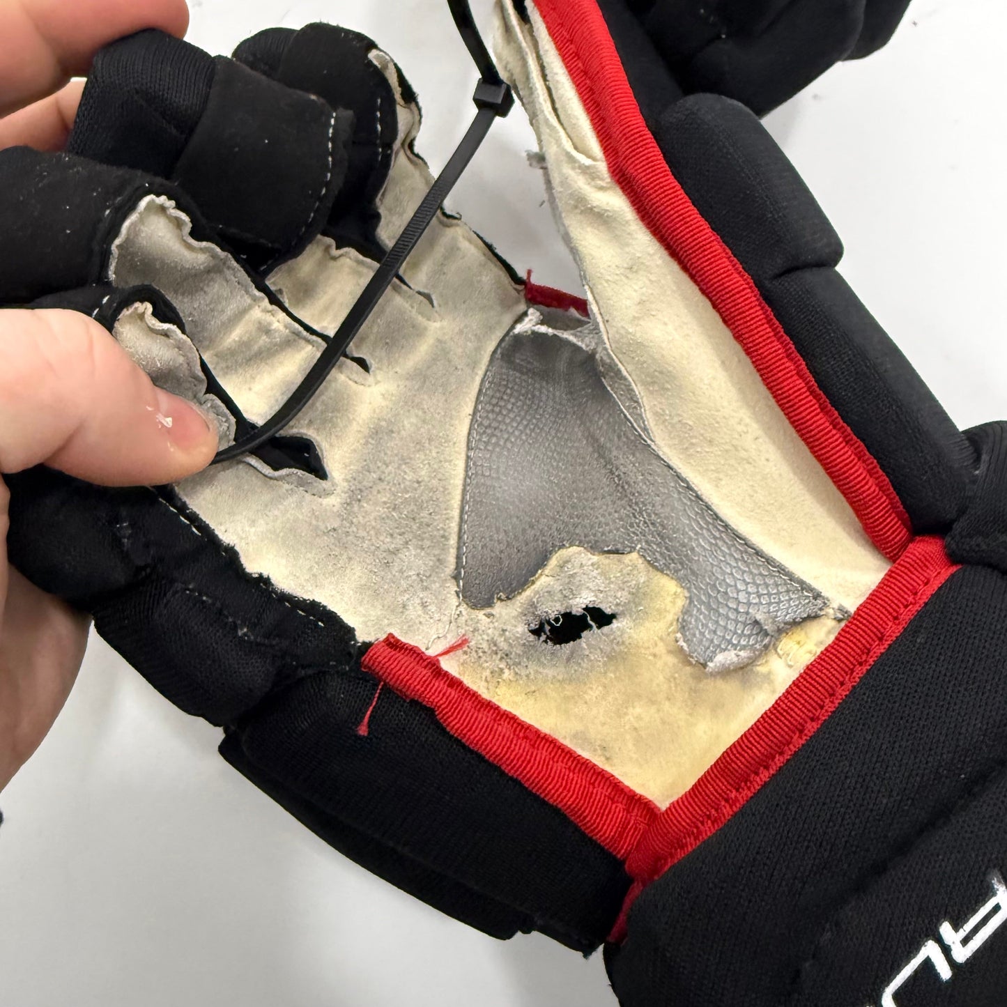 Used Black and Red Chicago Blackhawks True Catalyst 9X Gloves | 14" | Sanford | BH272 - Top Flight Hockey