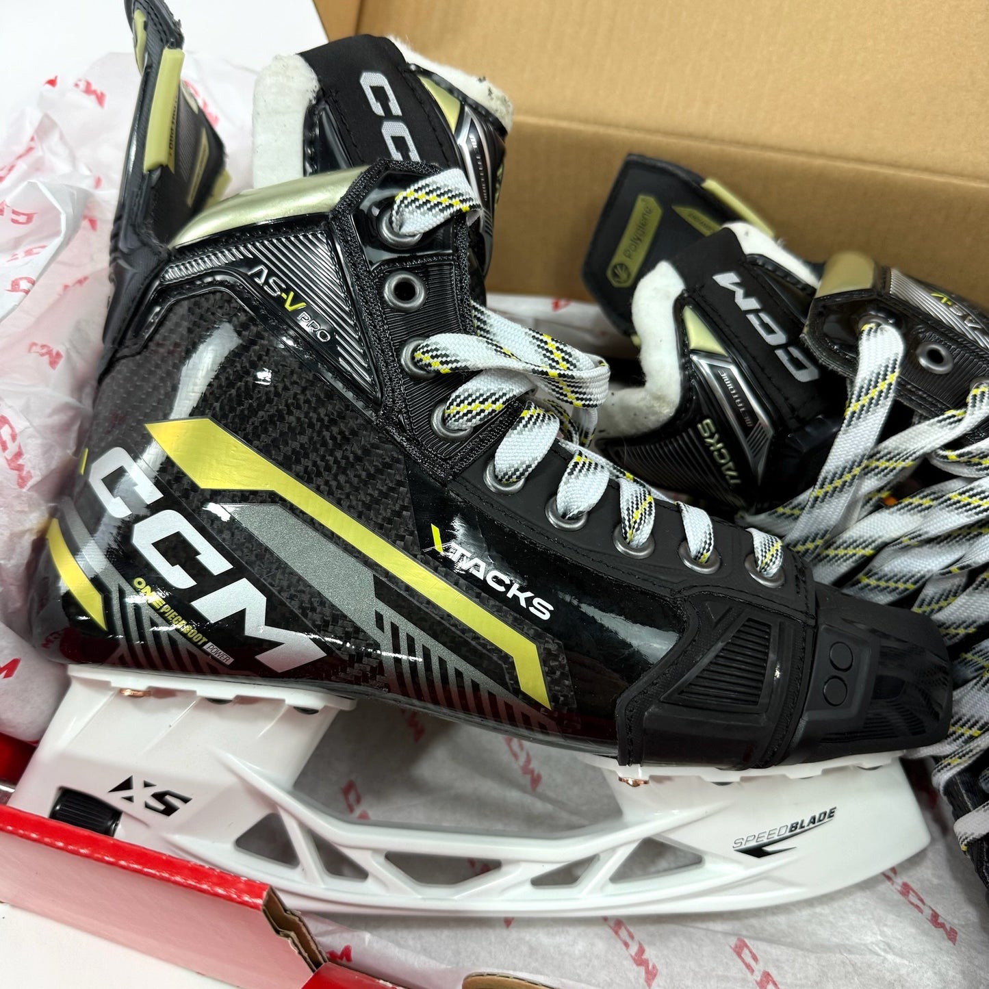 New CCM Tacks ASV Pro | Int 5.5R | F440 - Top Flight Hockey