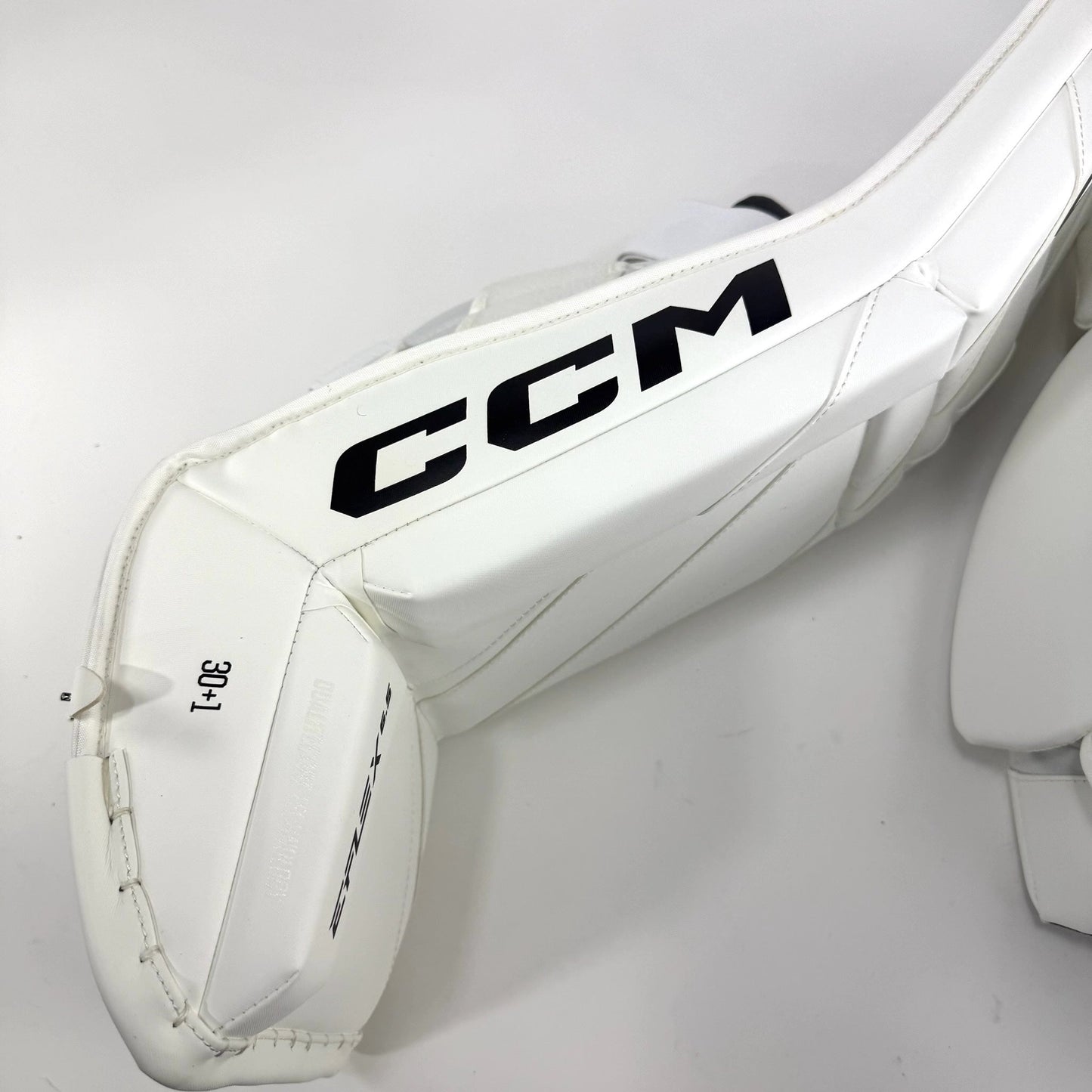 New CCM White E Flex 6.5 Goalie Pads | 30+1" | #191520631031