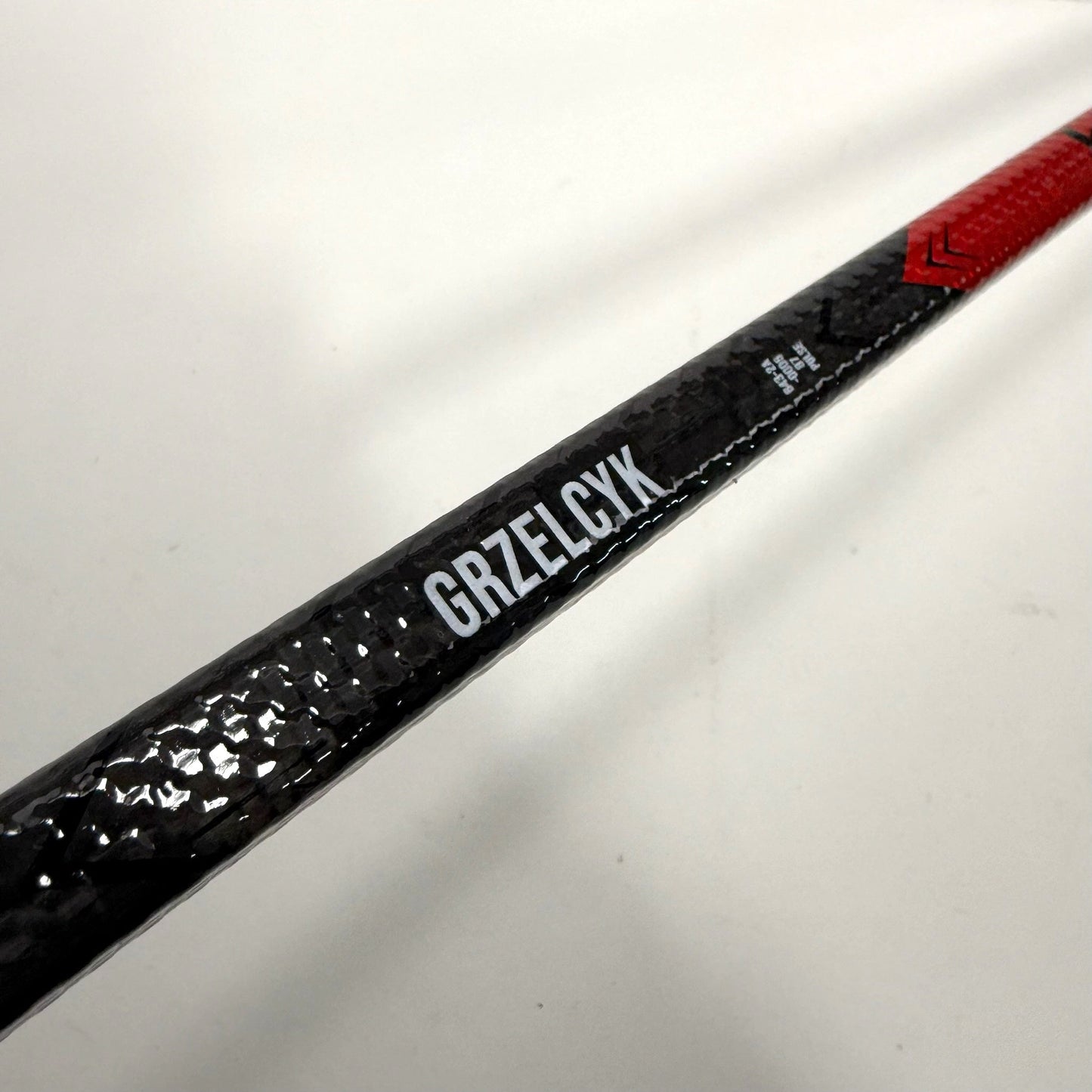 Used Left Red Bauer Pulse | 87 Flex P28 Curve Grip | Matt Gryzelcyk | BH144
