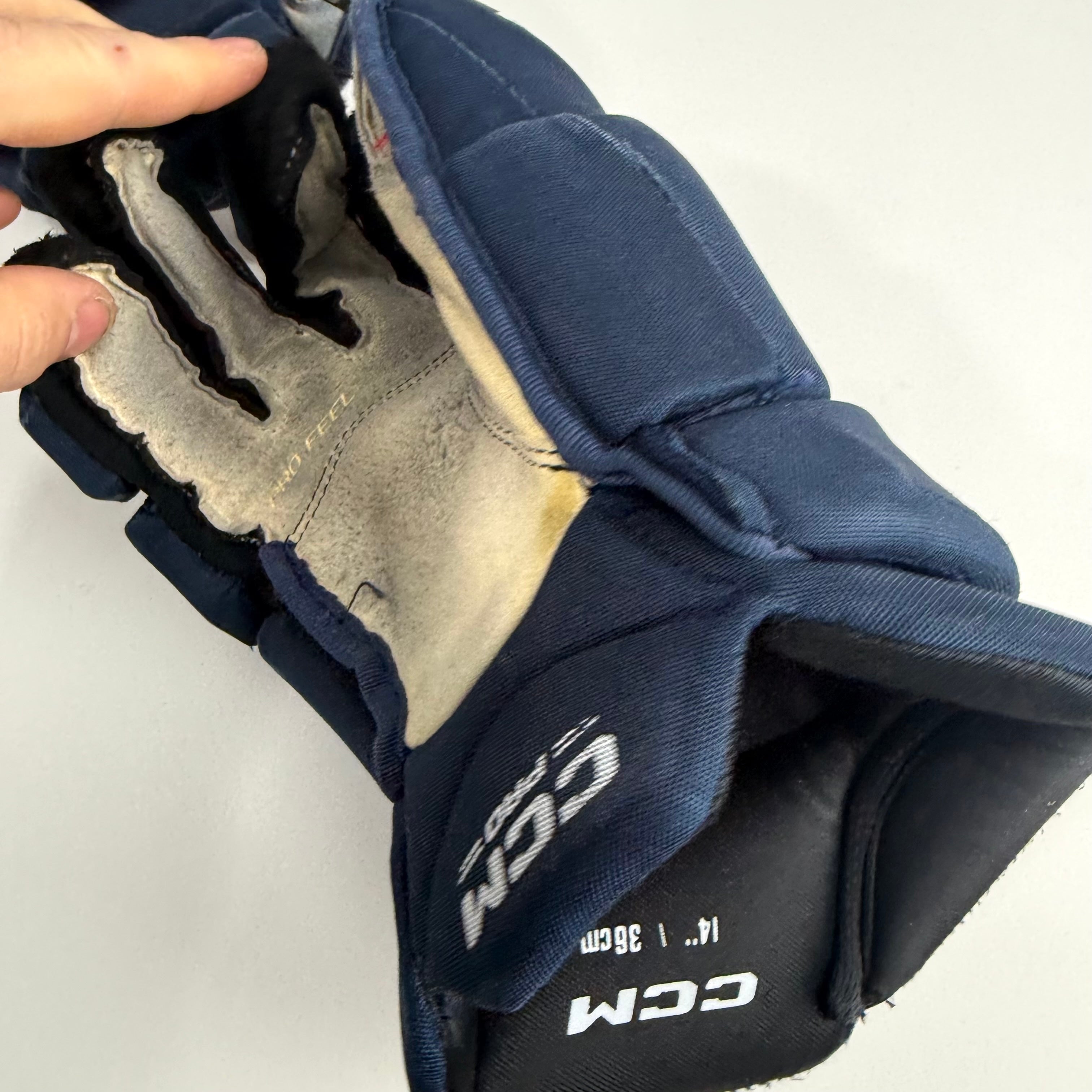 Used Navy CCM Jetspeed Pro Gloves | 14" | D372