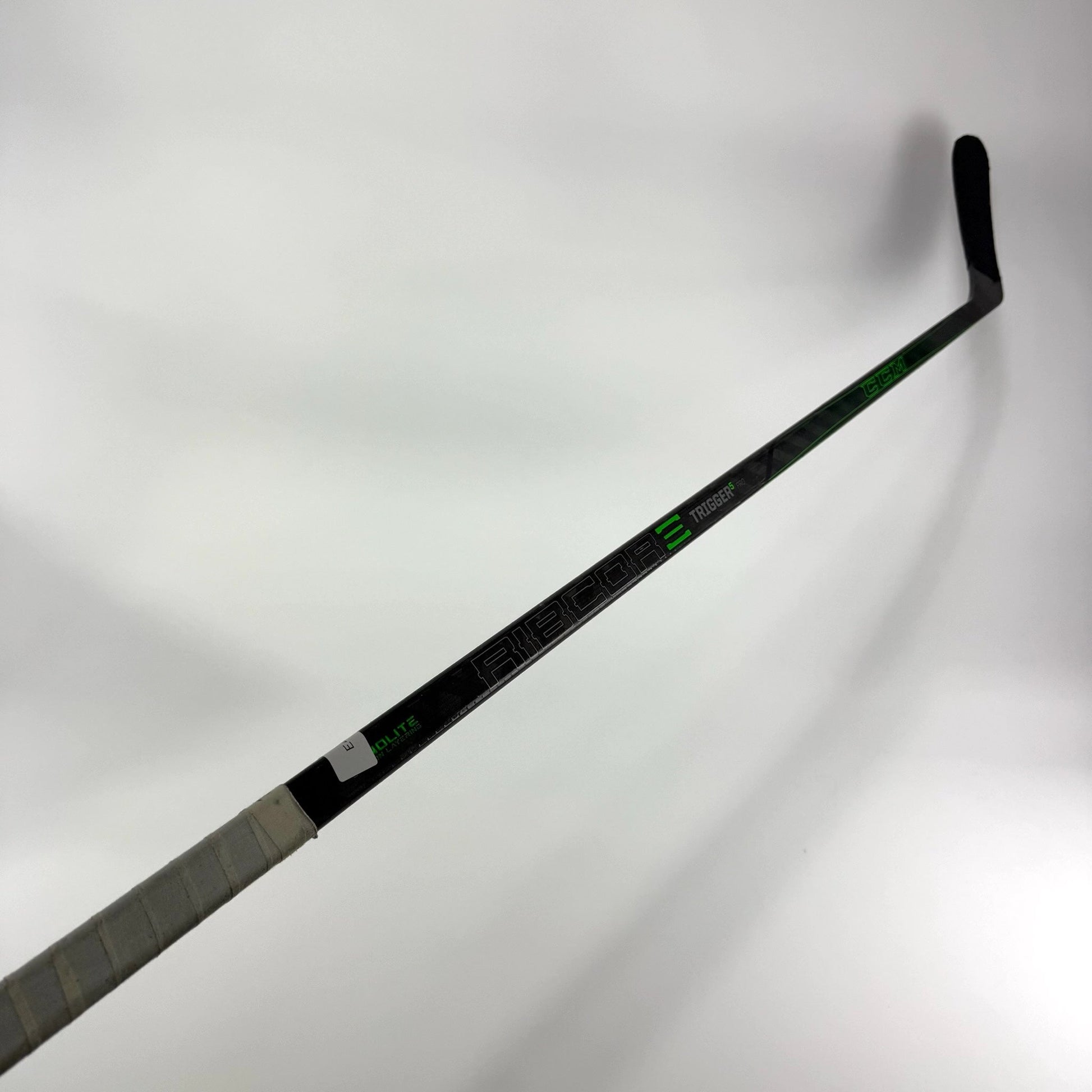 Used Left CCM Ribcor Trigger 5 Pro | 90 Flex P28M Curve Grip | E437 - Top Flight Hockey