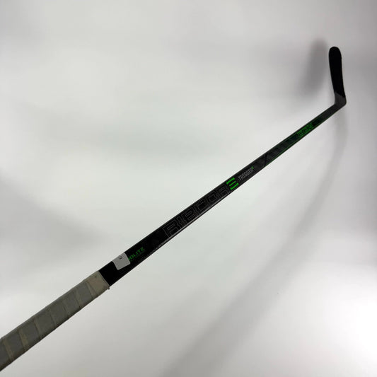 Used Left CCM Ribcor Trigger 5 Pro | 90 Flex P28M Curve Grip | E437 - Top Flight Hockey