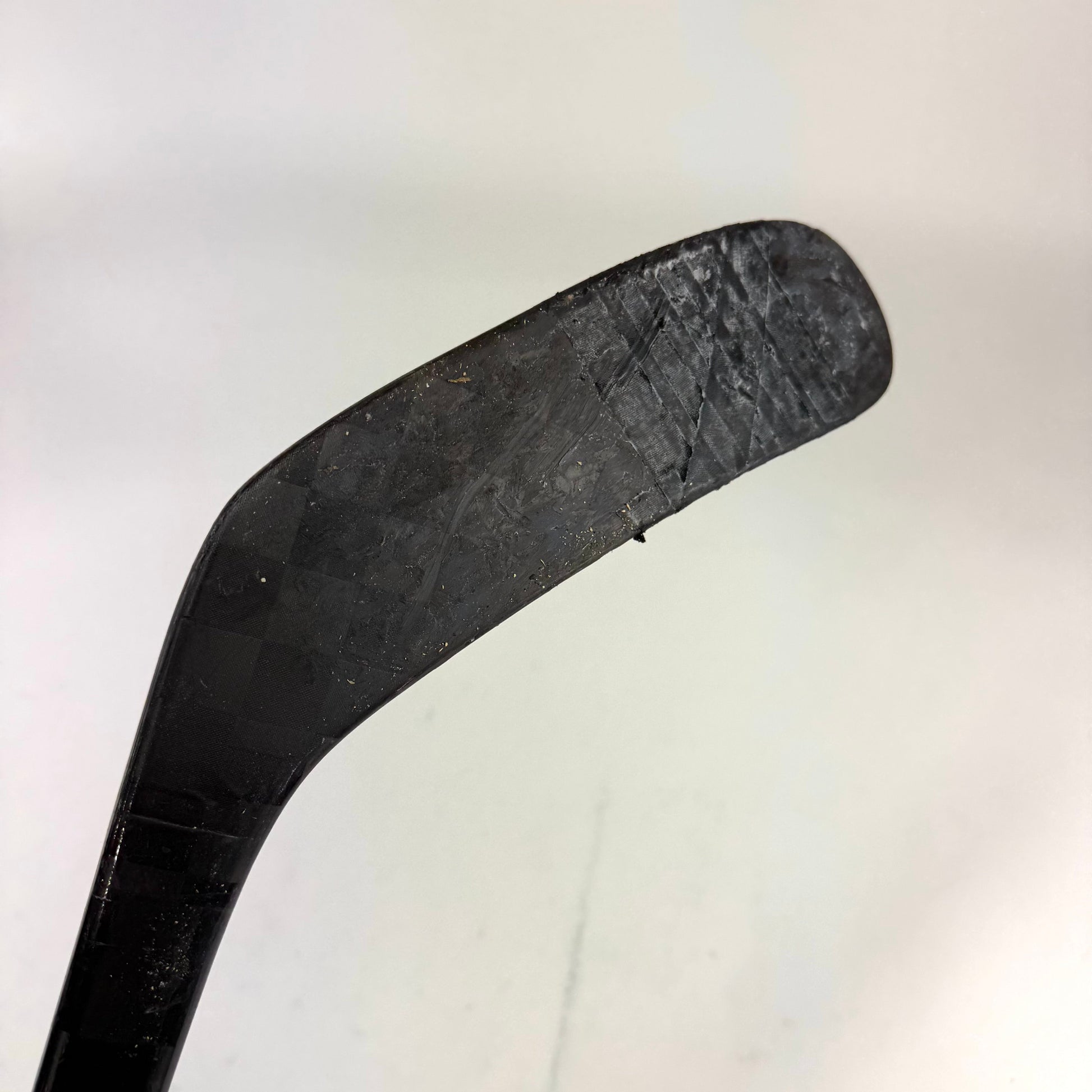 Used Left Purple Vapor Flylite | 82 Flex P28M Curve Grip | J459 - Top Flight Hockey