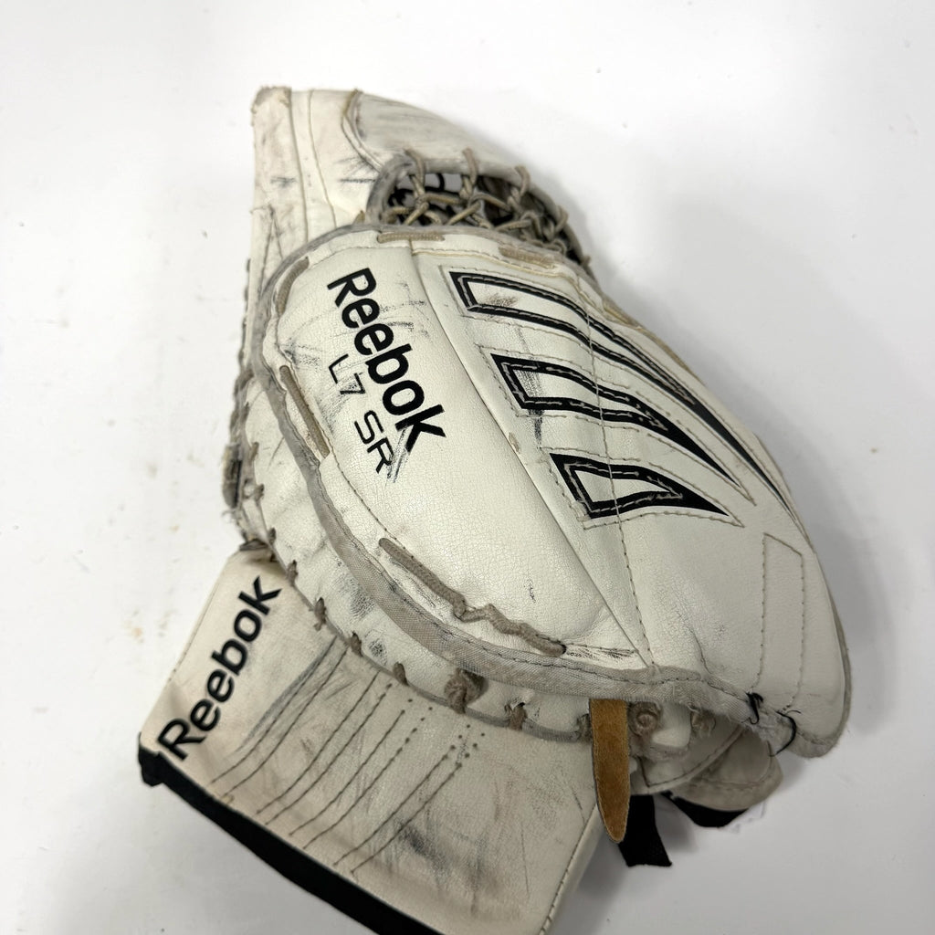Used Regular White Reebok L7 Goalie Glove | Senior | AB533 - Top Flight Hockey