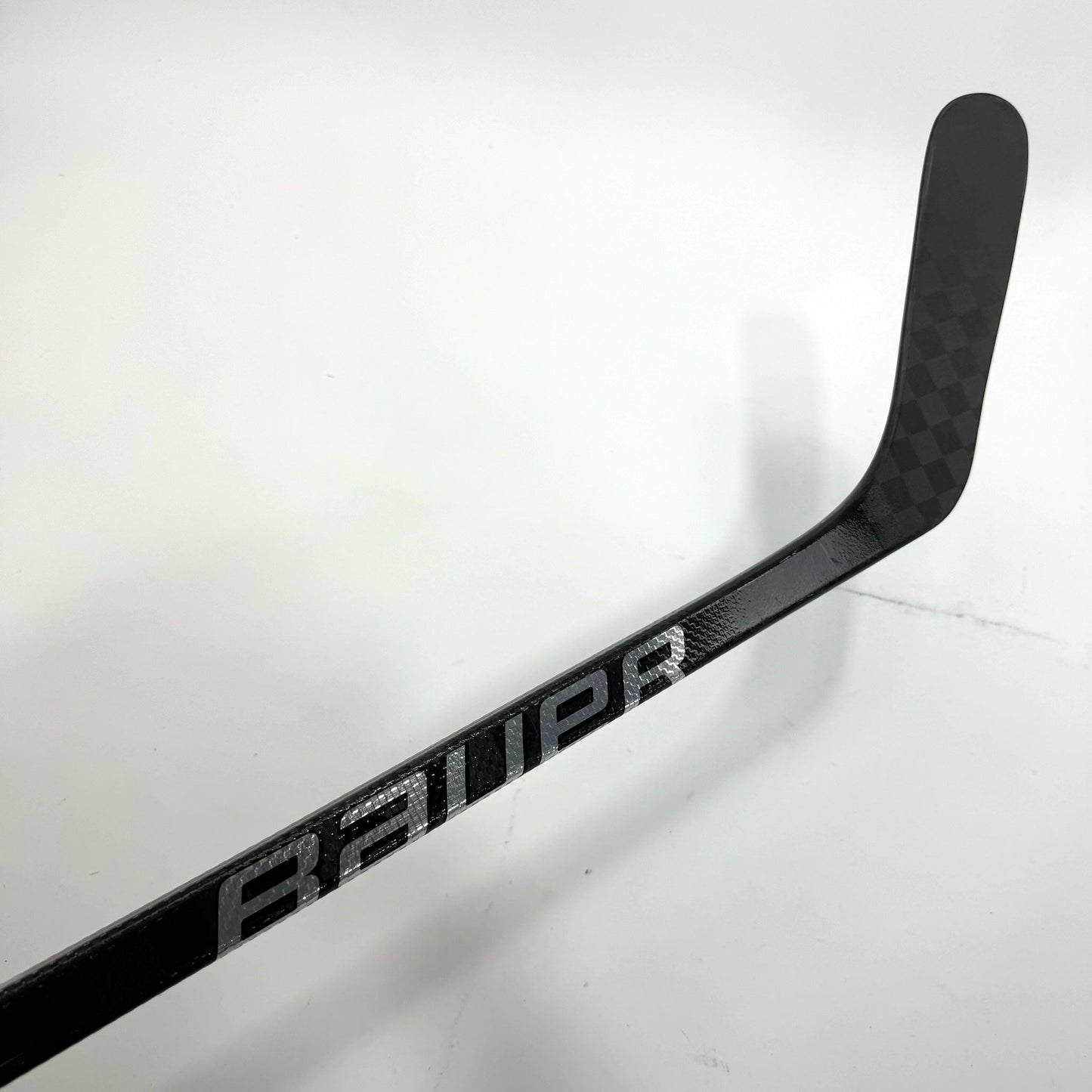 New Left Red Bauer Vapor Hyperlite 2 | 82 Flex P90TM Curve | Joe Veleno | BH120
