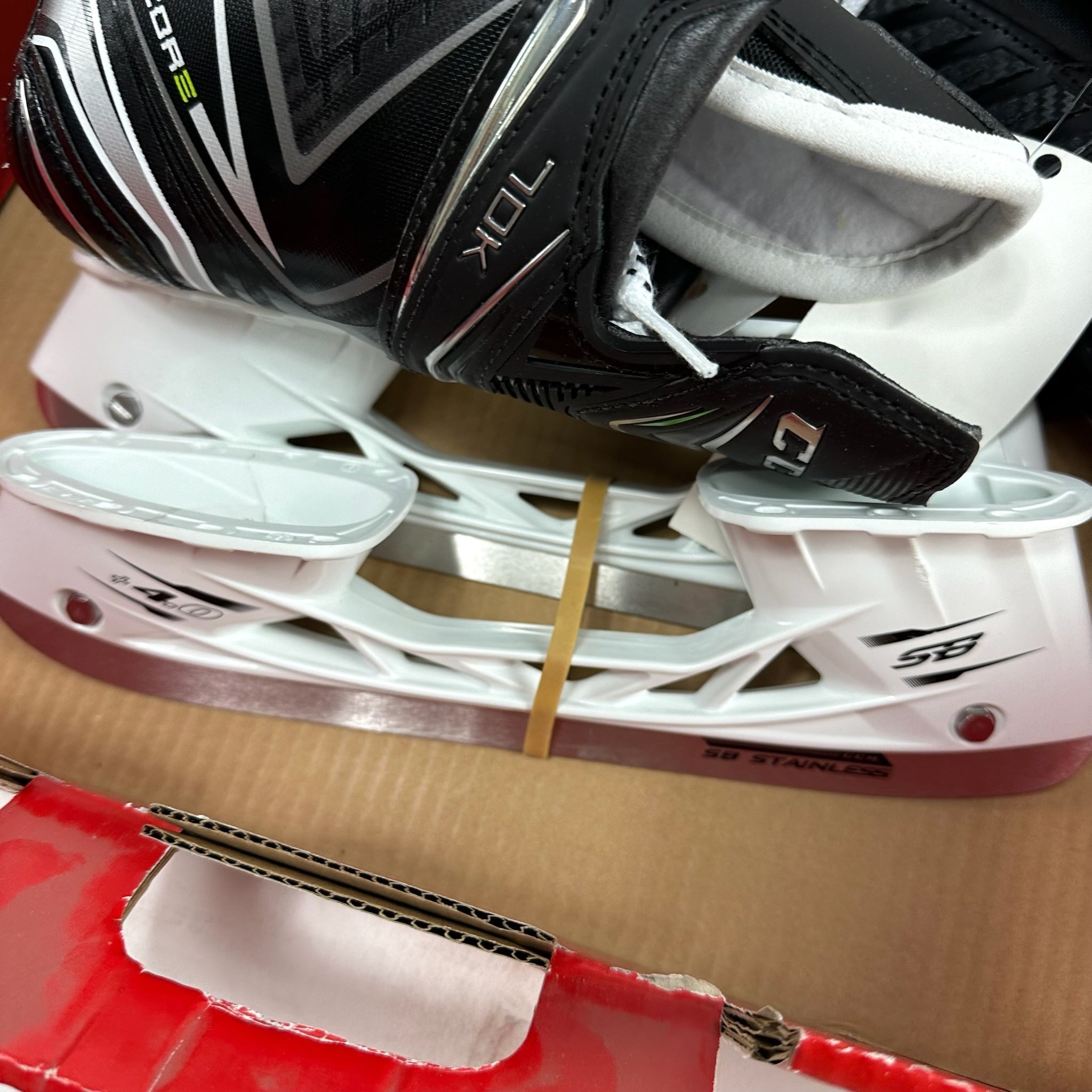 New CCM Ribcor 70K Skates | Size 7.5 D | M347