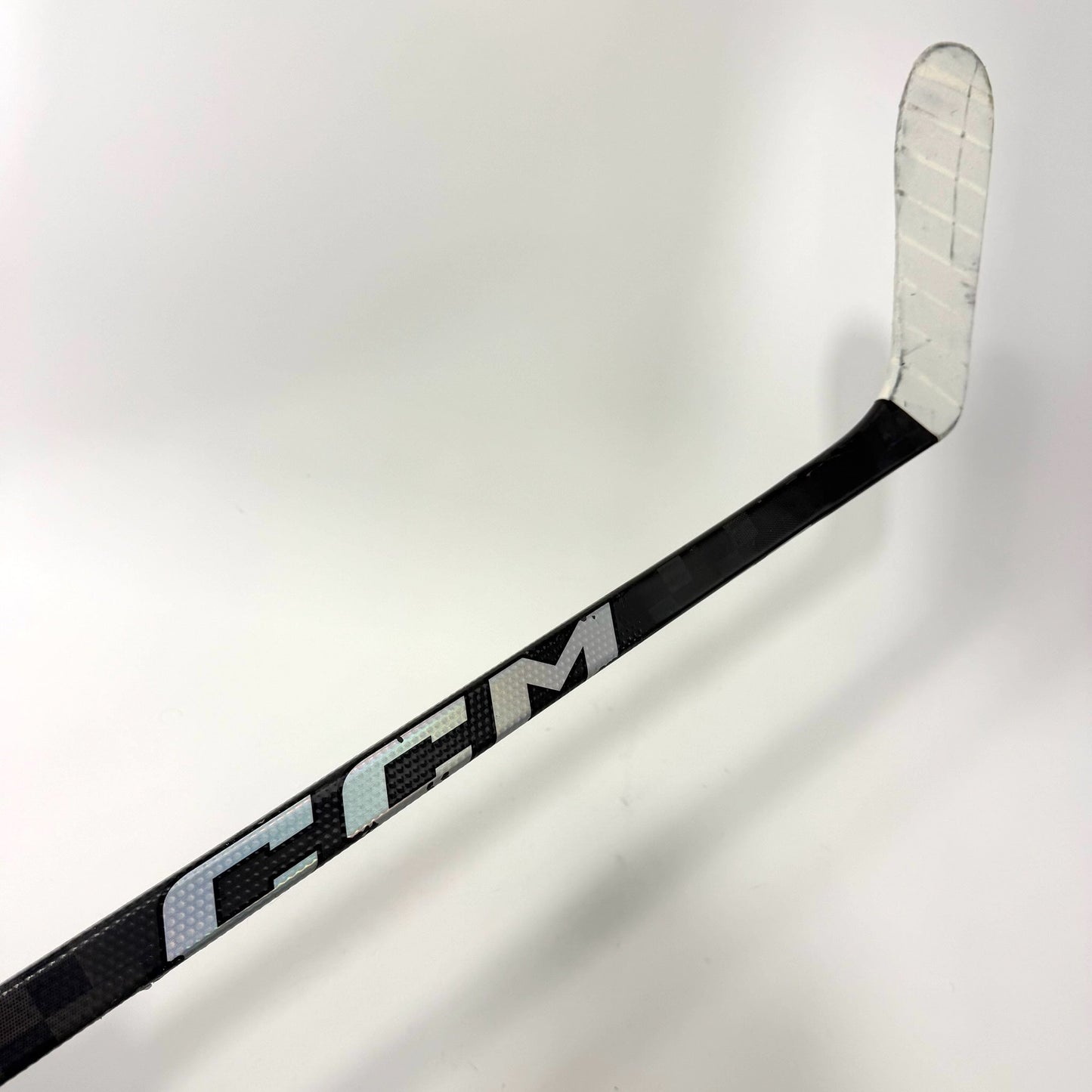Used Left Black CCM Jetspeed FT8 Pro | 70 Flex P28 Curve Grip | AB998 - Top Flight Hockey