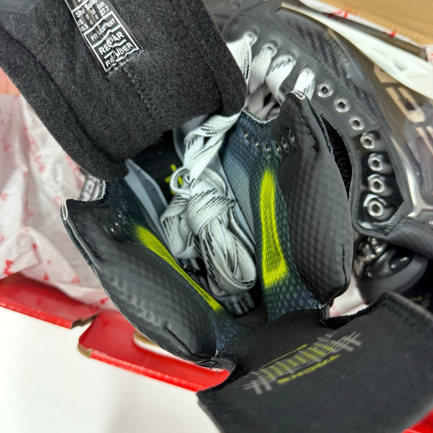 Brand New Retail CCM Tacks XF Pro Skates - Size 9 - Regular