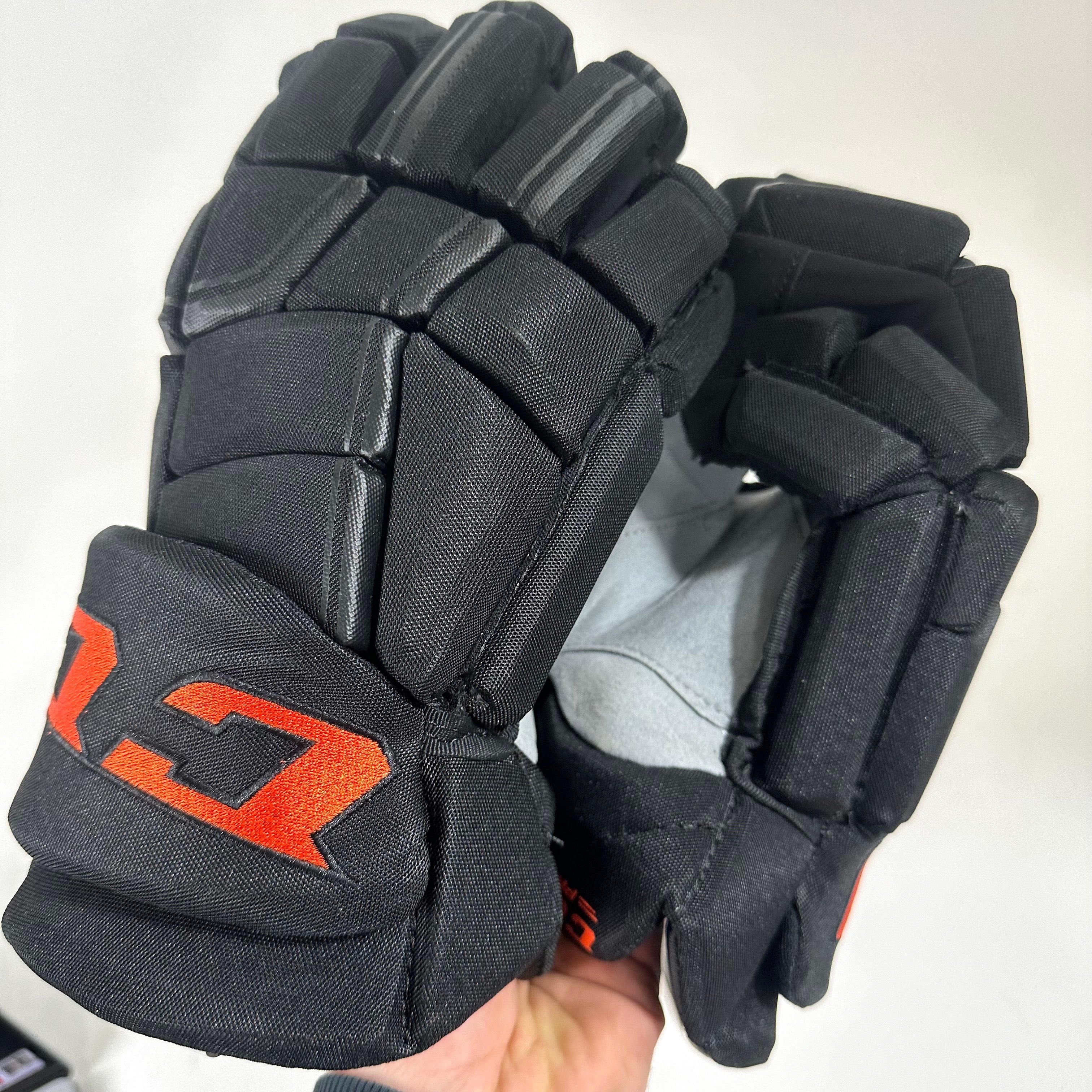 Brand New HGQL CCM Gloves Pliladelphia Flyers 15"