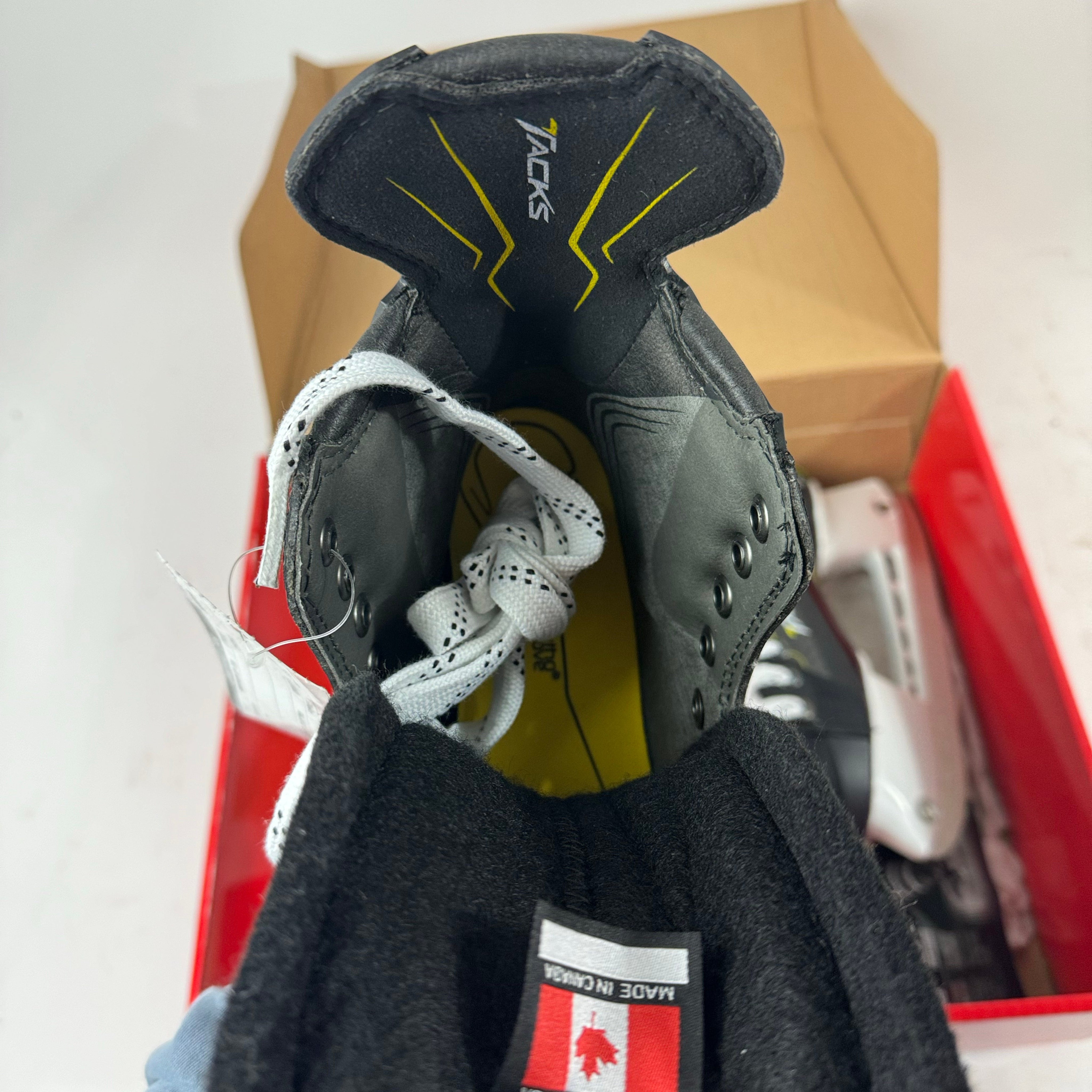 Brand New CCM Tacks Skates | Size 4.5 D | Cameranesi | CCM151