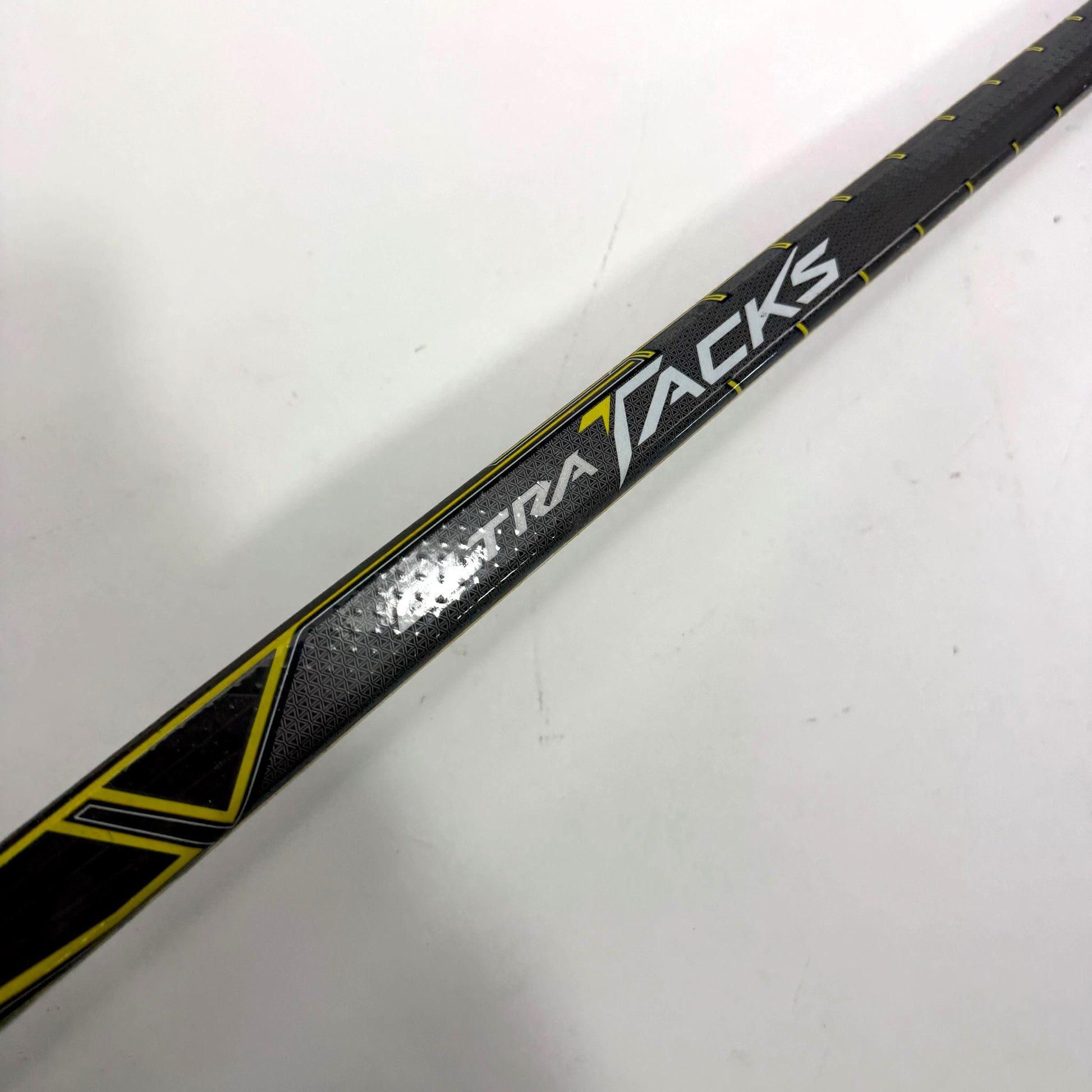 Used Left CCM UltraTacks | 105 Flex P28M Curve Grip | Edmundson | BH235 - Top Flight Hockey