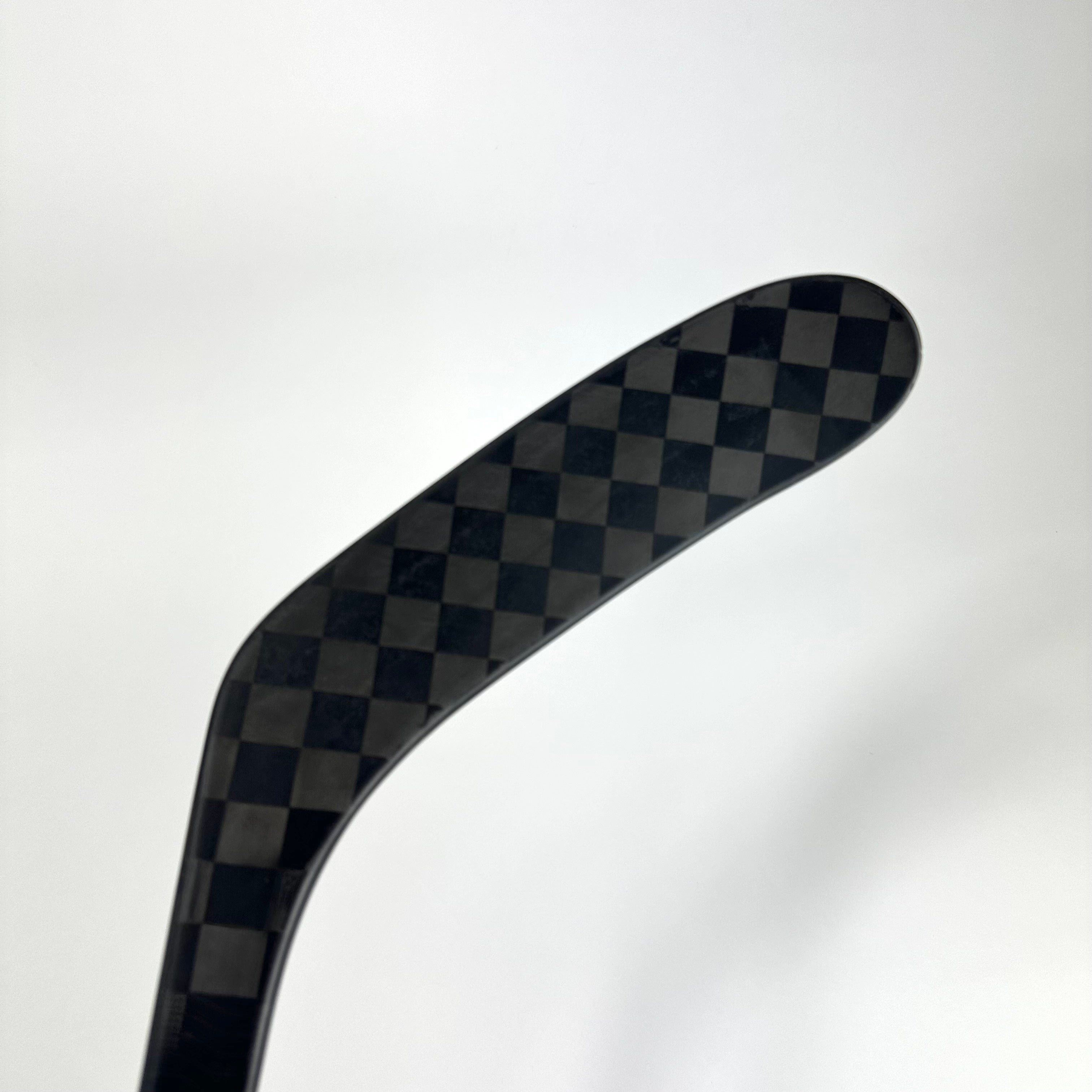 New Right CCM Ribcore Trigger 8 Pro | 90 Flex P28 1/4 Curve Grip | Hathaway L228