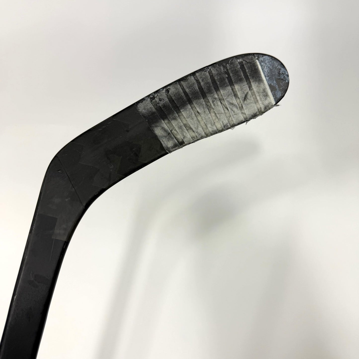 Used Right CCM Ribcor Trigger 10 Pro | 75 Flex P28 Curve Grip | AB433