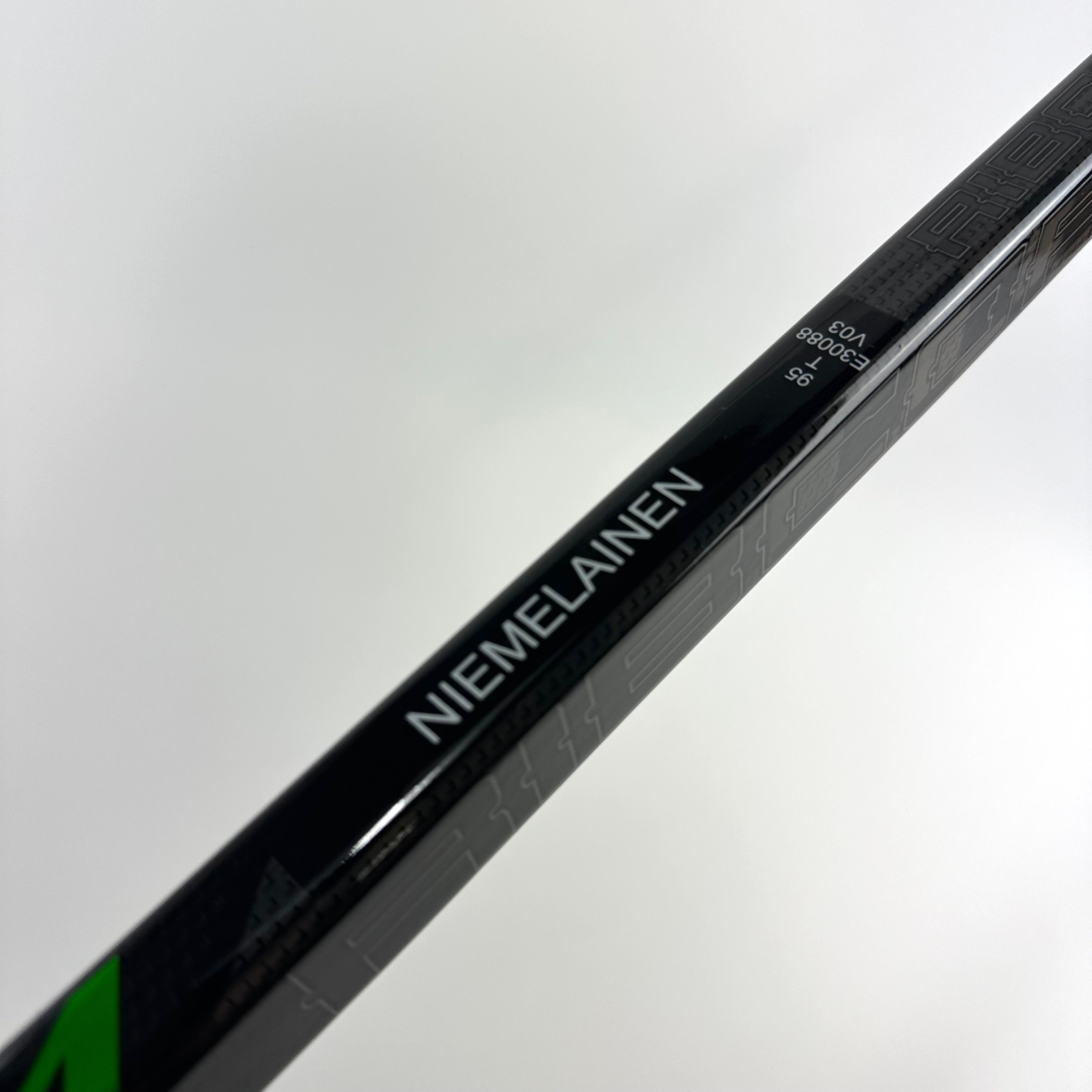 New Left CCM Ribcore Trigger 5 Pro | 95 Flex P90M Curve Grip | Niemelainen | C317