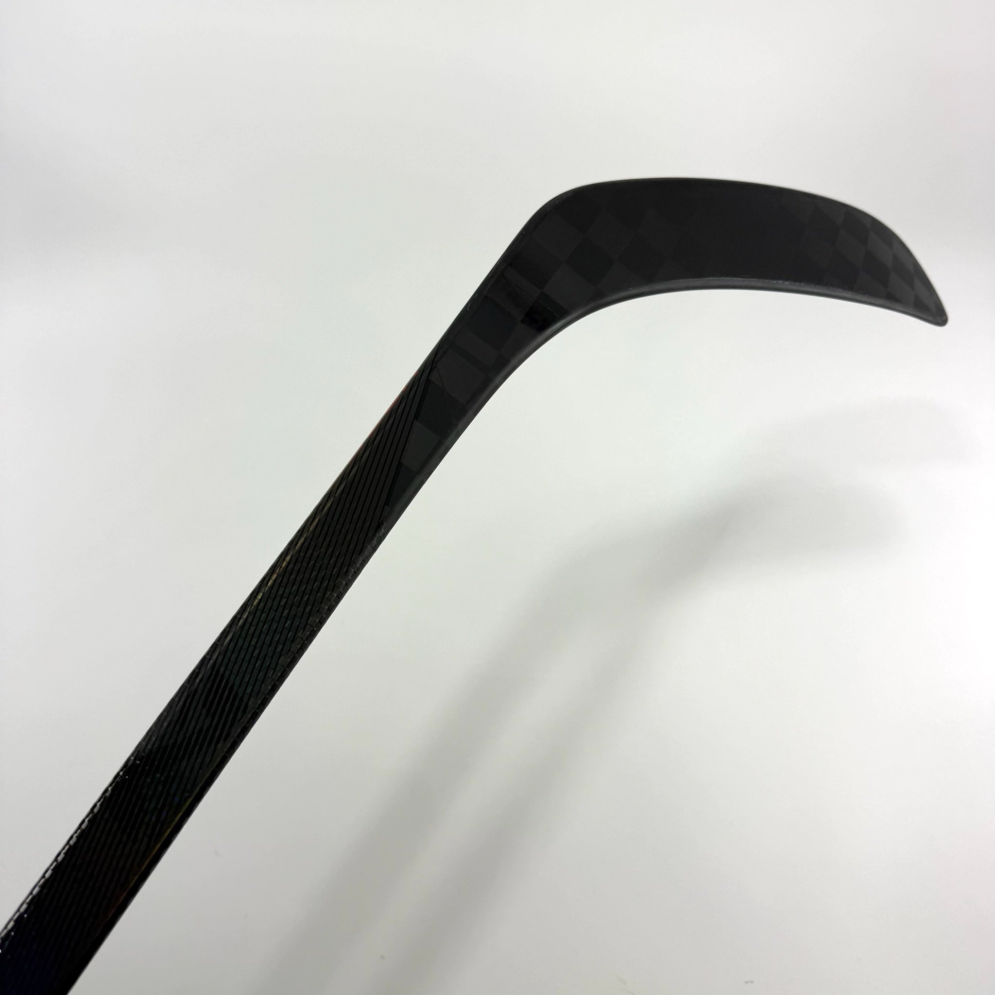 New Left Red Bauer Nexus Tracer | 102 Flex Custom Curve | R533
