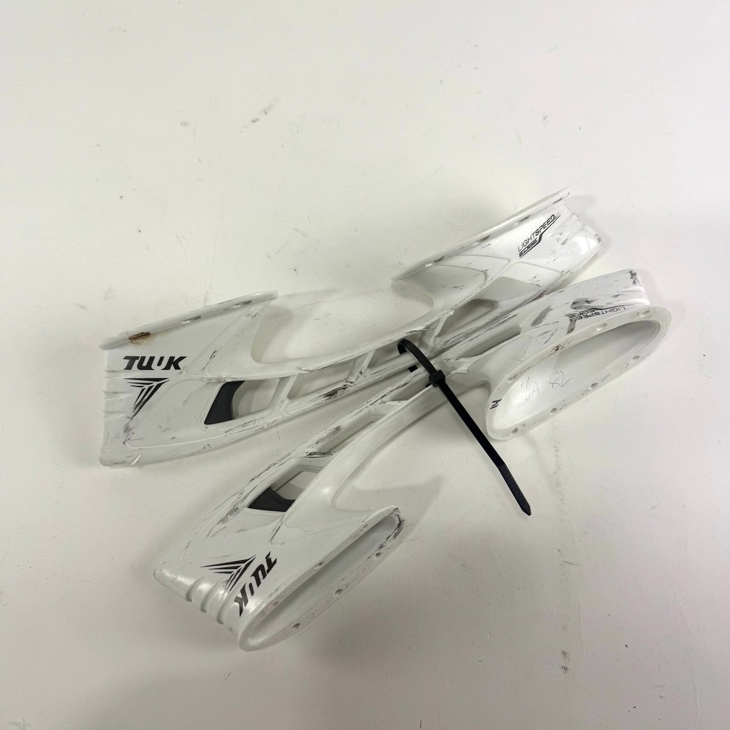 Used Tuuk Light Speed Edge Holders | 296mm | #14 Chicago Blackhawks | E221 - Top Flight Hockey