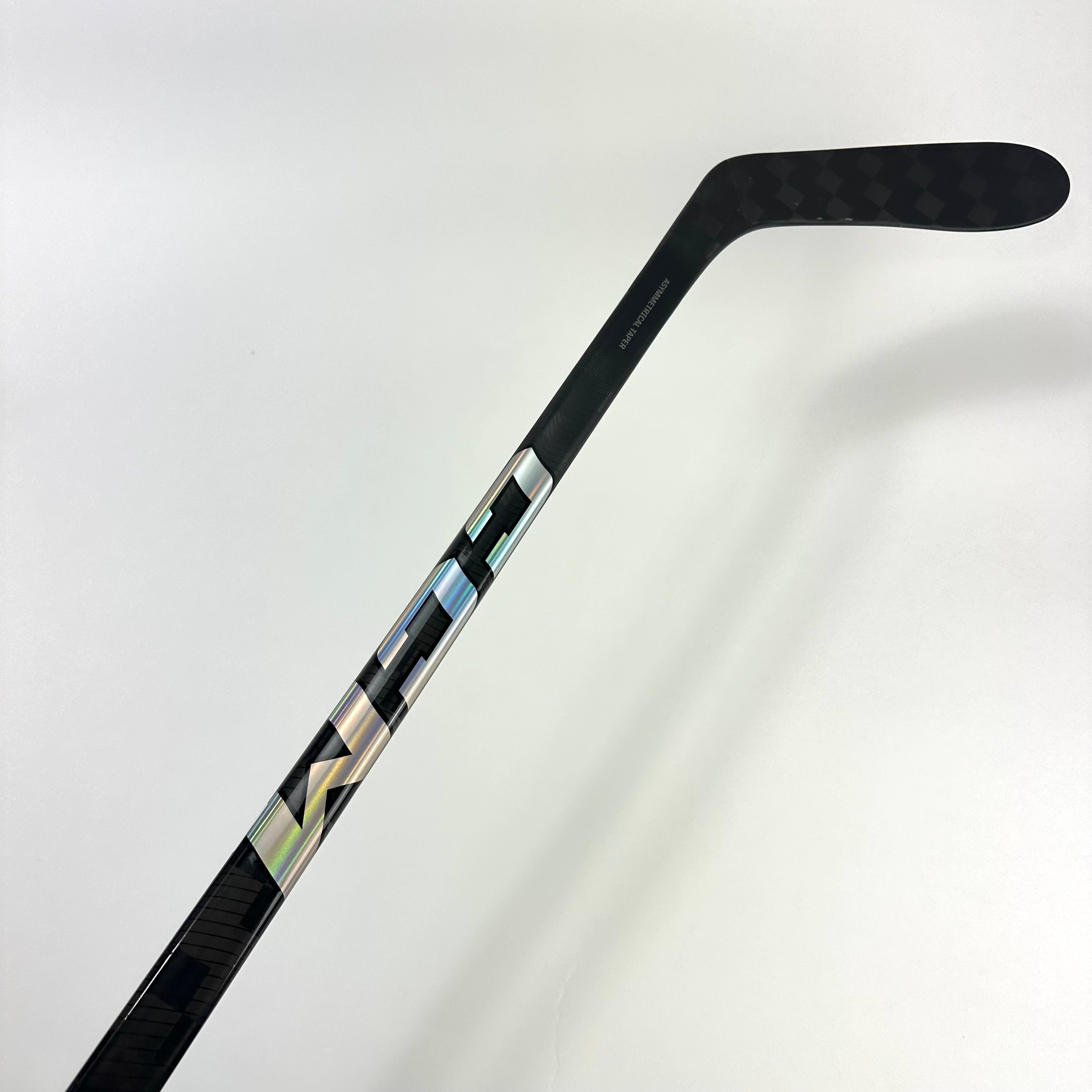 New Right CCM Ribcore Trigger 8 Pro | 90 Flex P28 Curve Grip | Fabbro L224