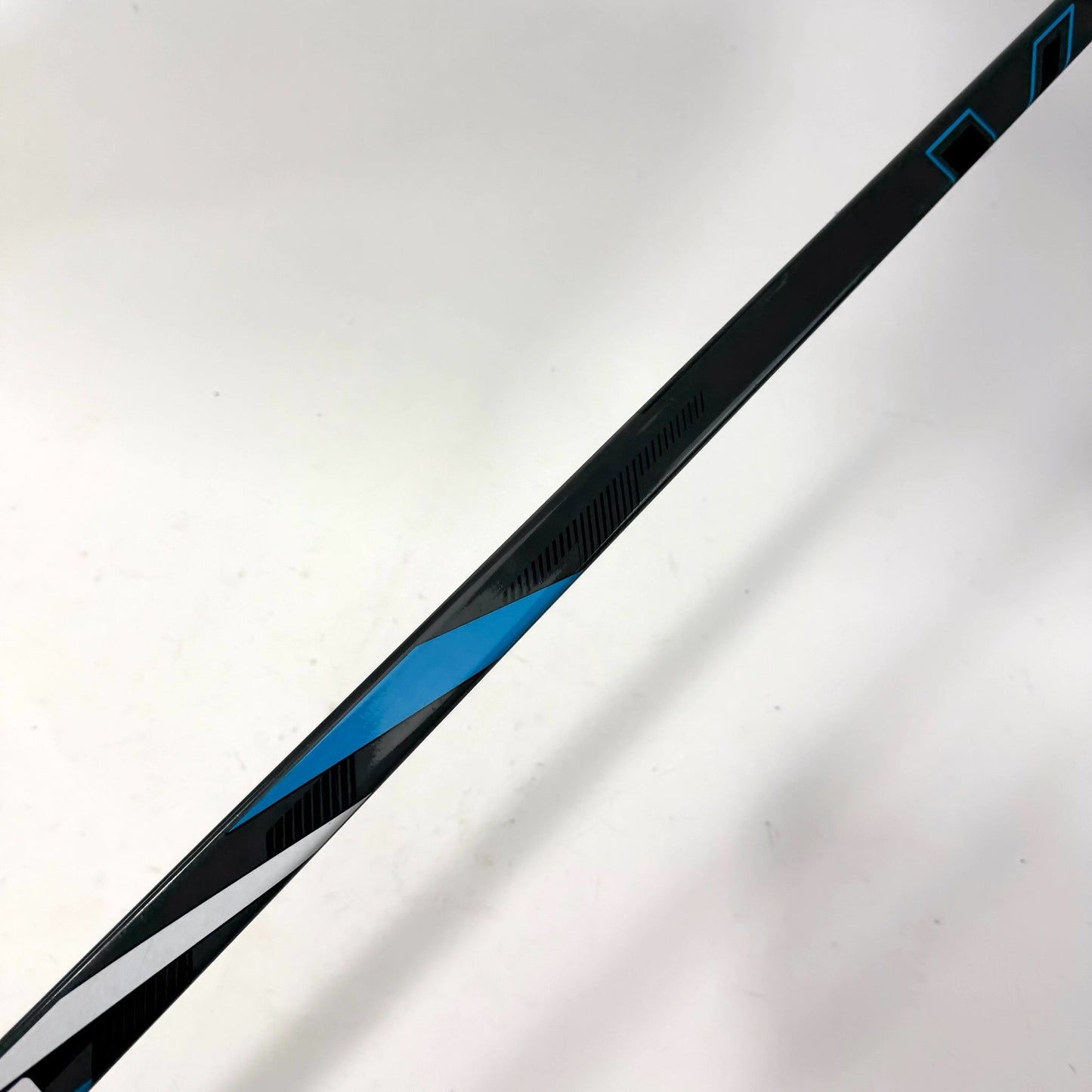 Used Right Bauer Volt | 77 Flex P92 Curve Grip | J558