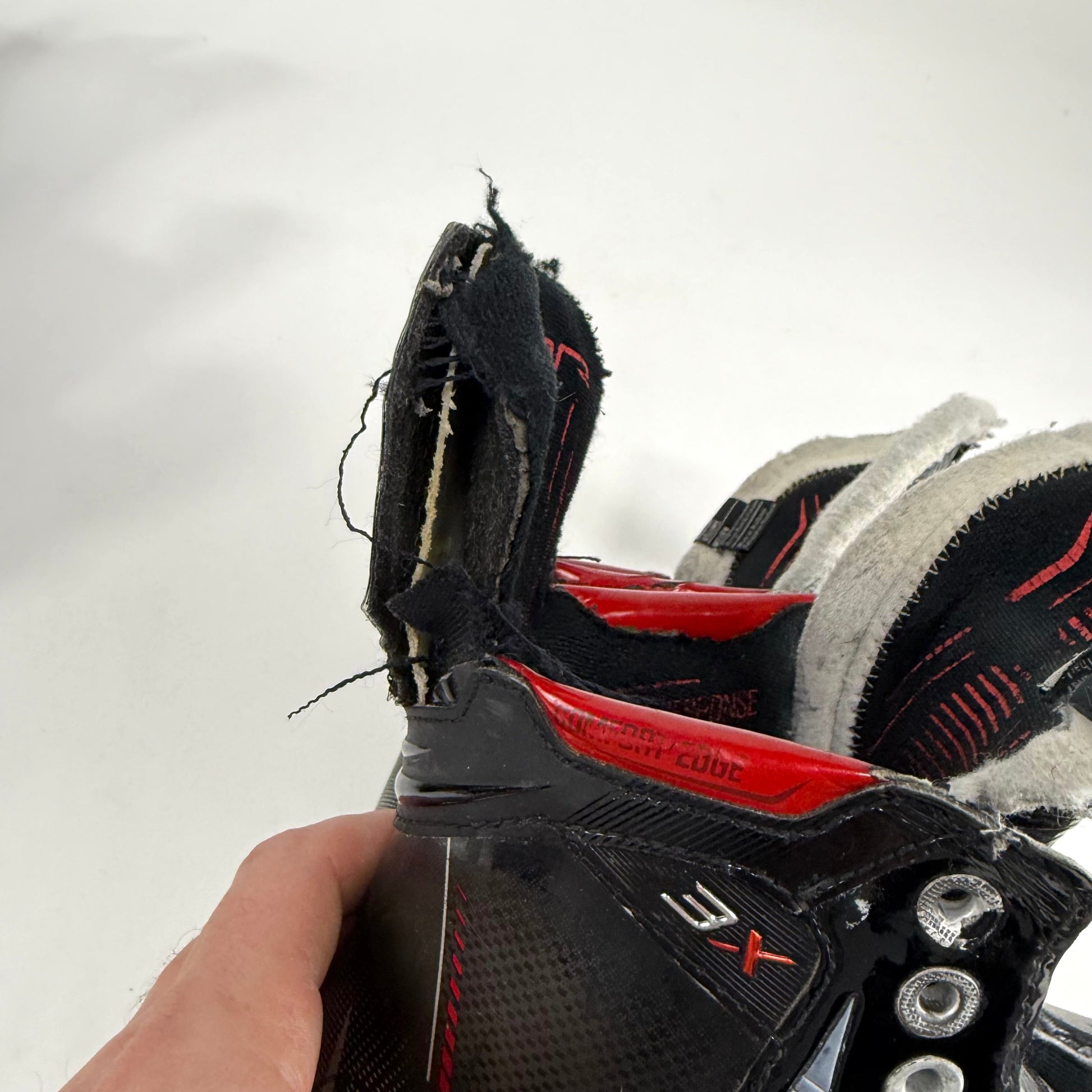 Used Bauer Vapor 3X Skates | Size 8.5 Fit 2 | J420 - Top Flight Hockey