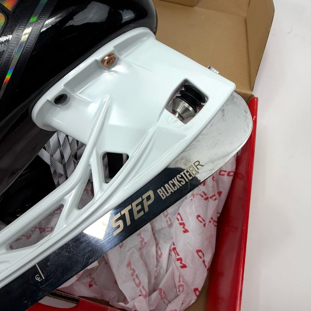 New CCM Jetspeed FT8 Pro Skates | Size 4 R - Top Flight Hockey