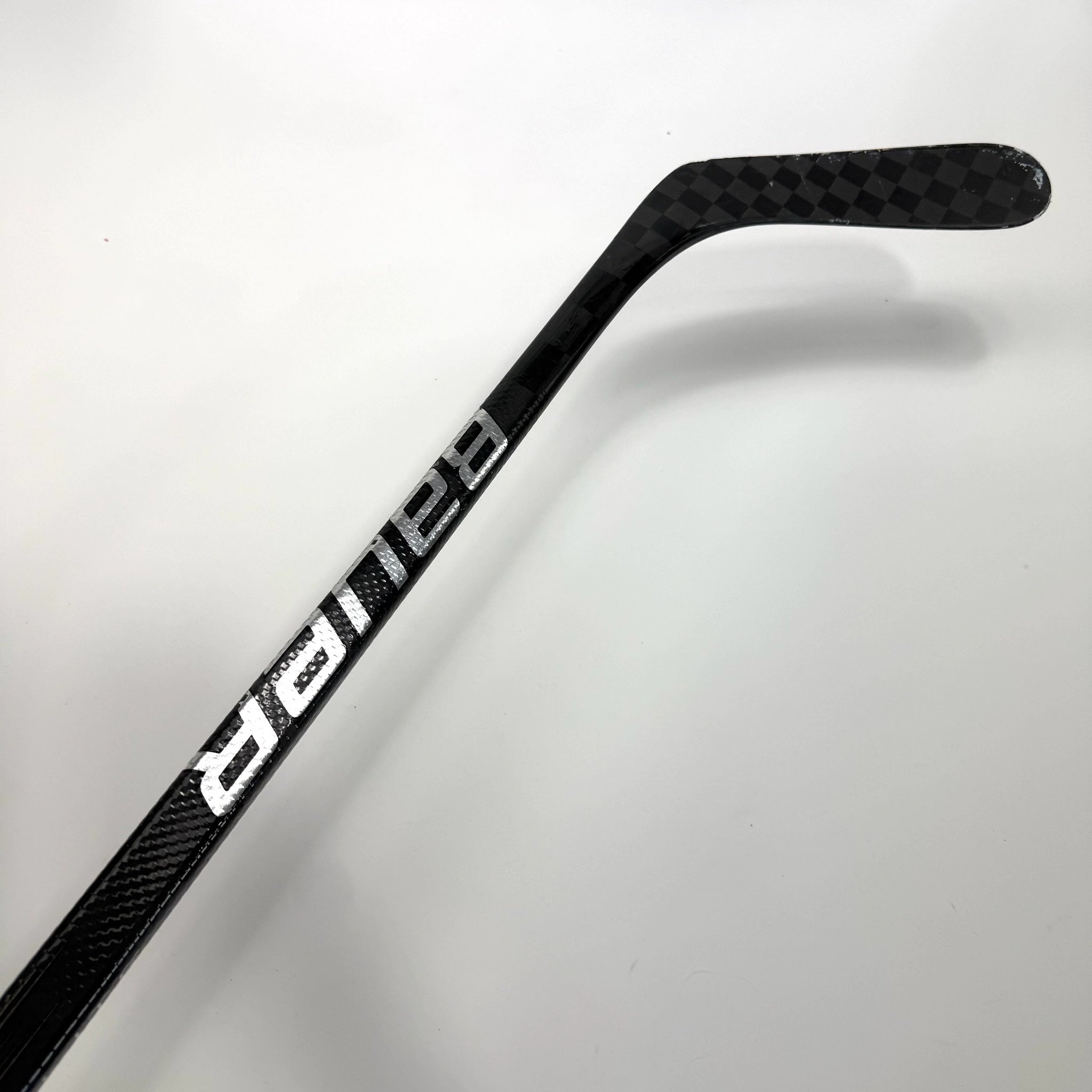 Used Right Silver Bauer Vapor Hyperlite 2 | 77 Flex P92 Curve Grip | BH502 - Top Flight Hockey