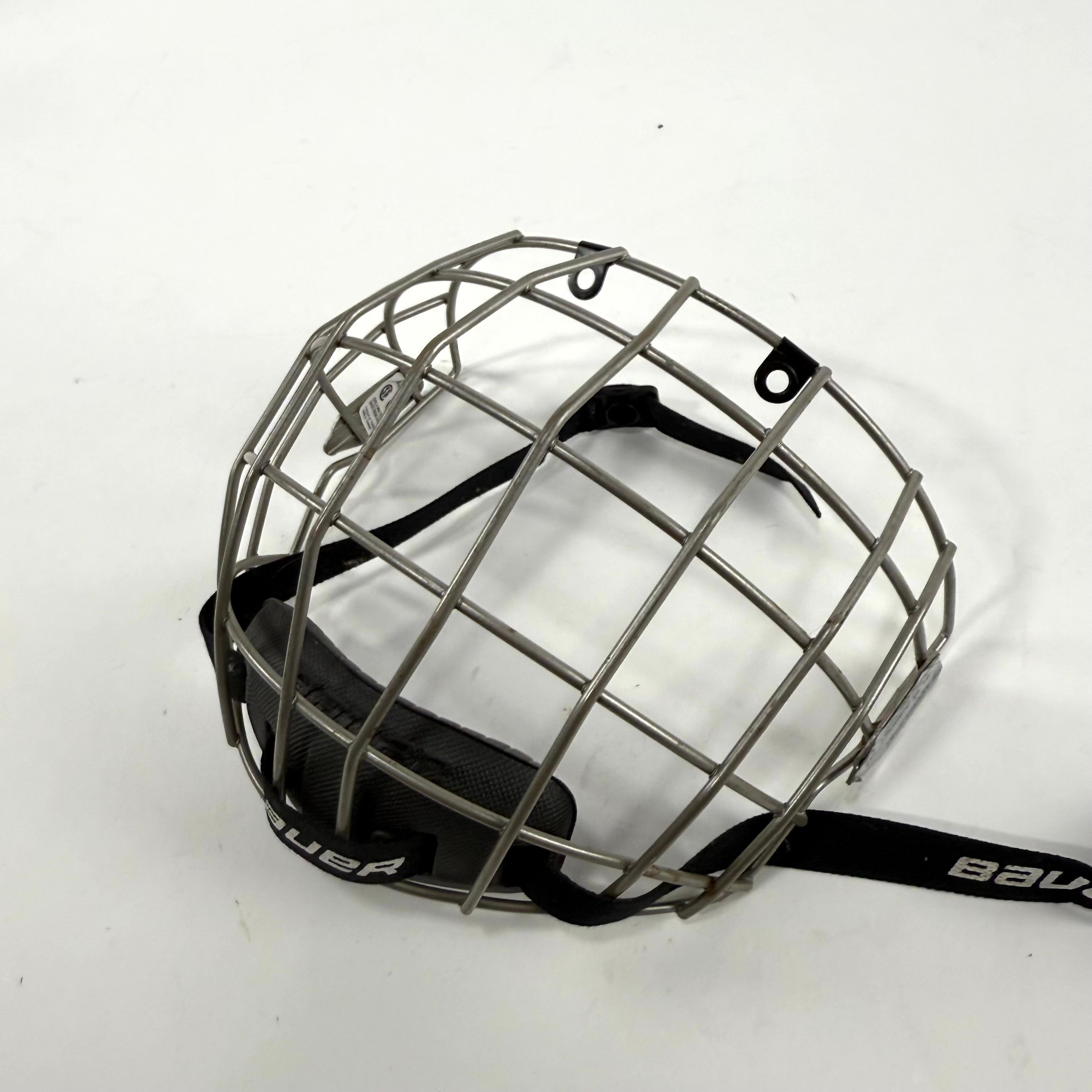 Used Grey Bauer FM2500 Cage | XS | R480 - Top Flight Hockey