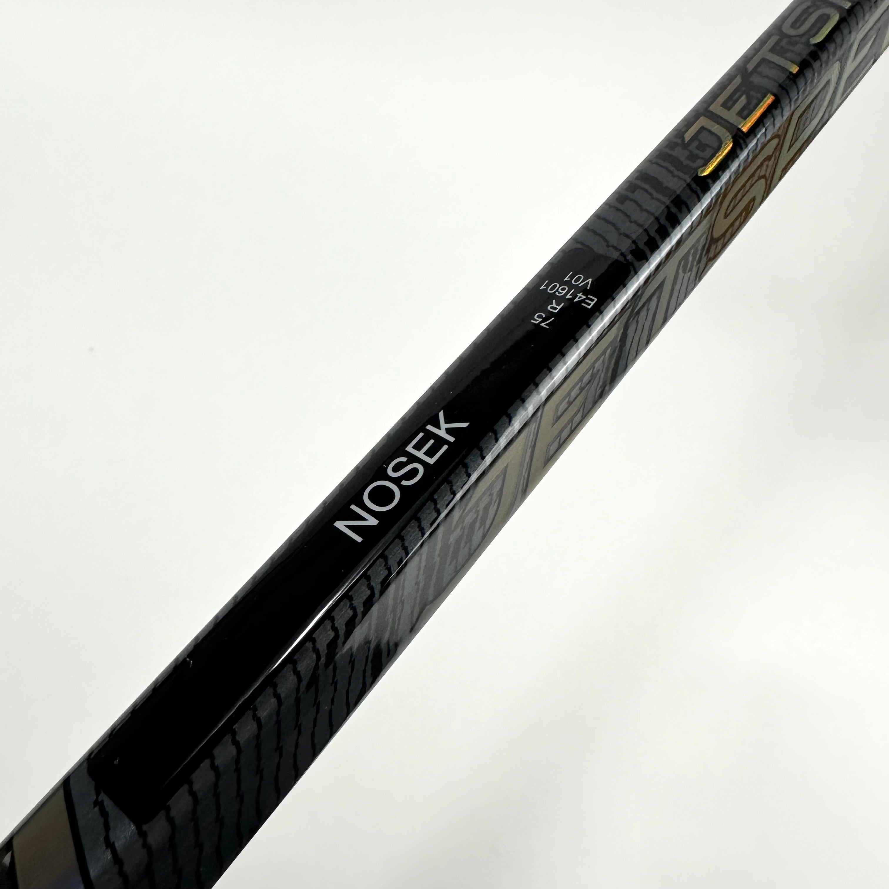 New Left Chrome CCM Jetspeed FT6 Pro | 75 Flex P28 Curve Grip | Nosek | H79