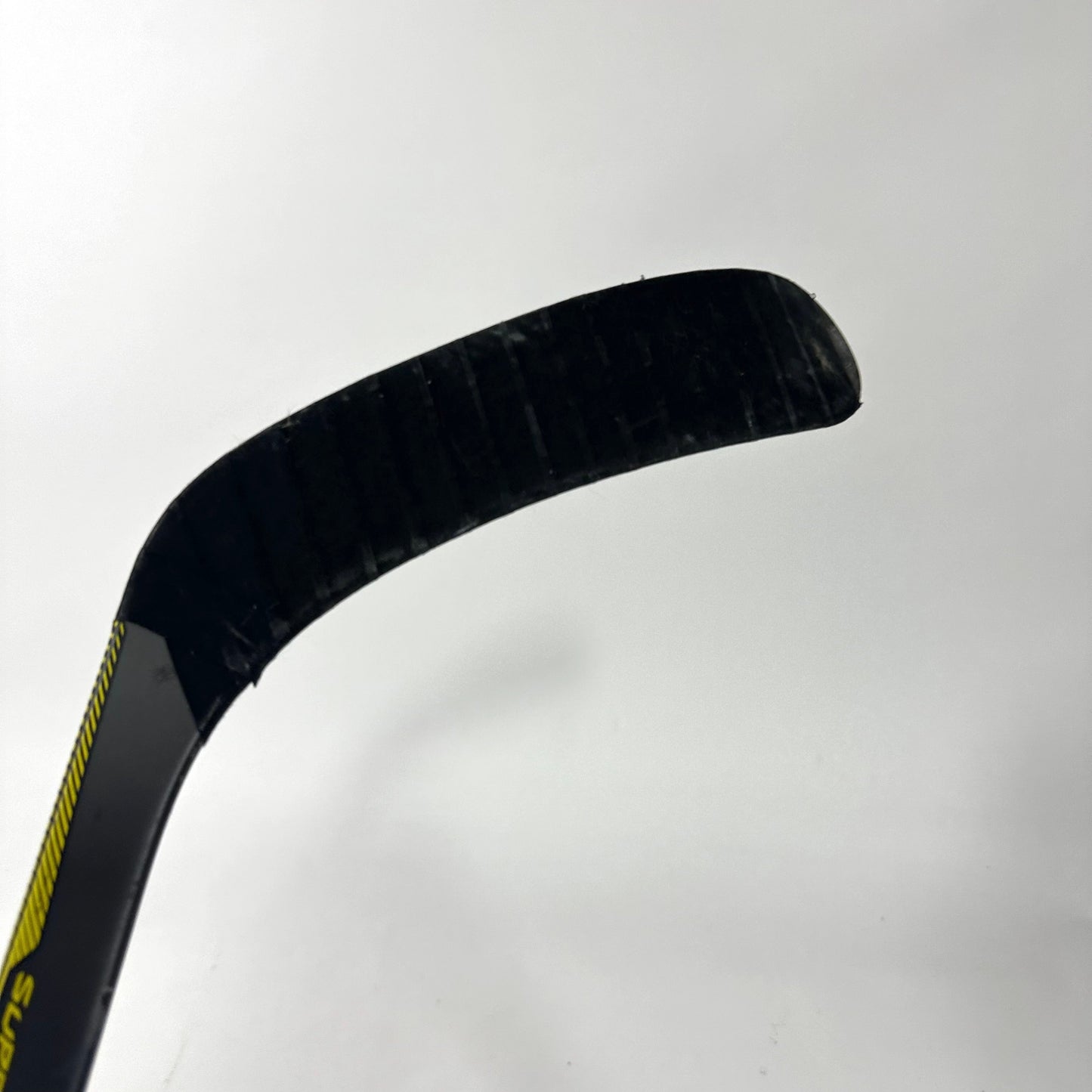 Used Left CCM Super Tacks 90 Flex Heel Curve Grip | RADULOV | G408 - Top Flight Hockey