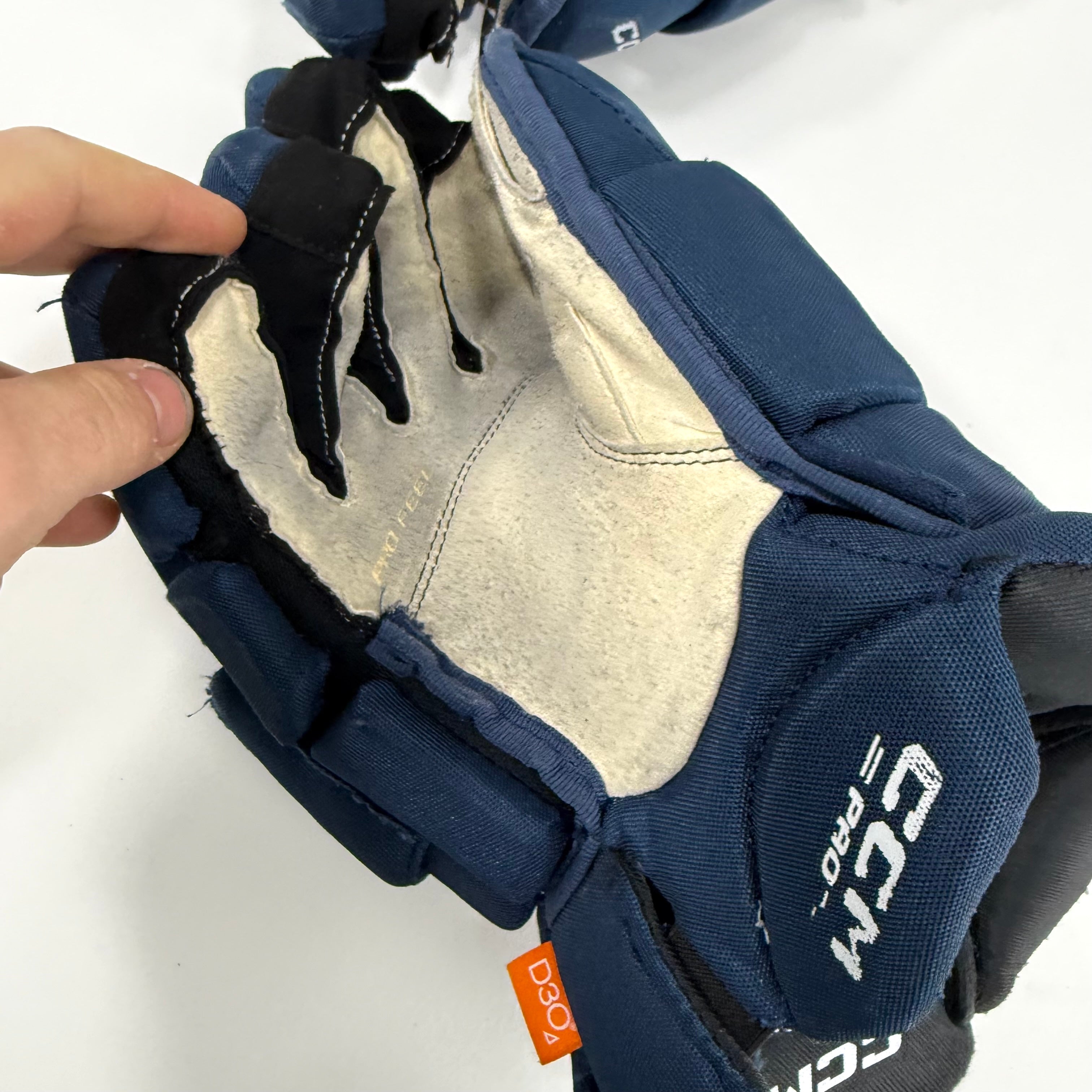 Used Navy CCM Jetspeed Pro Gloves | 14" | D366