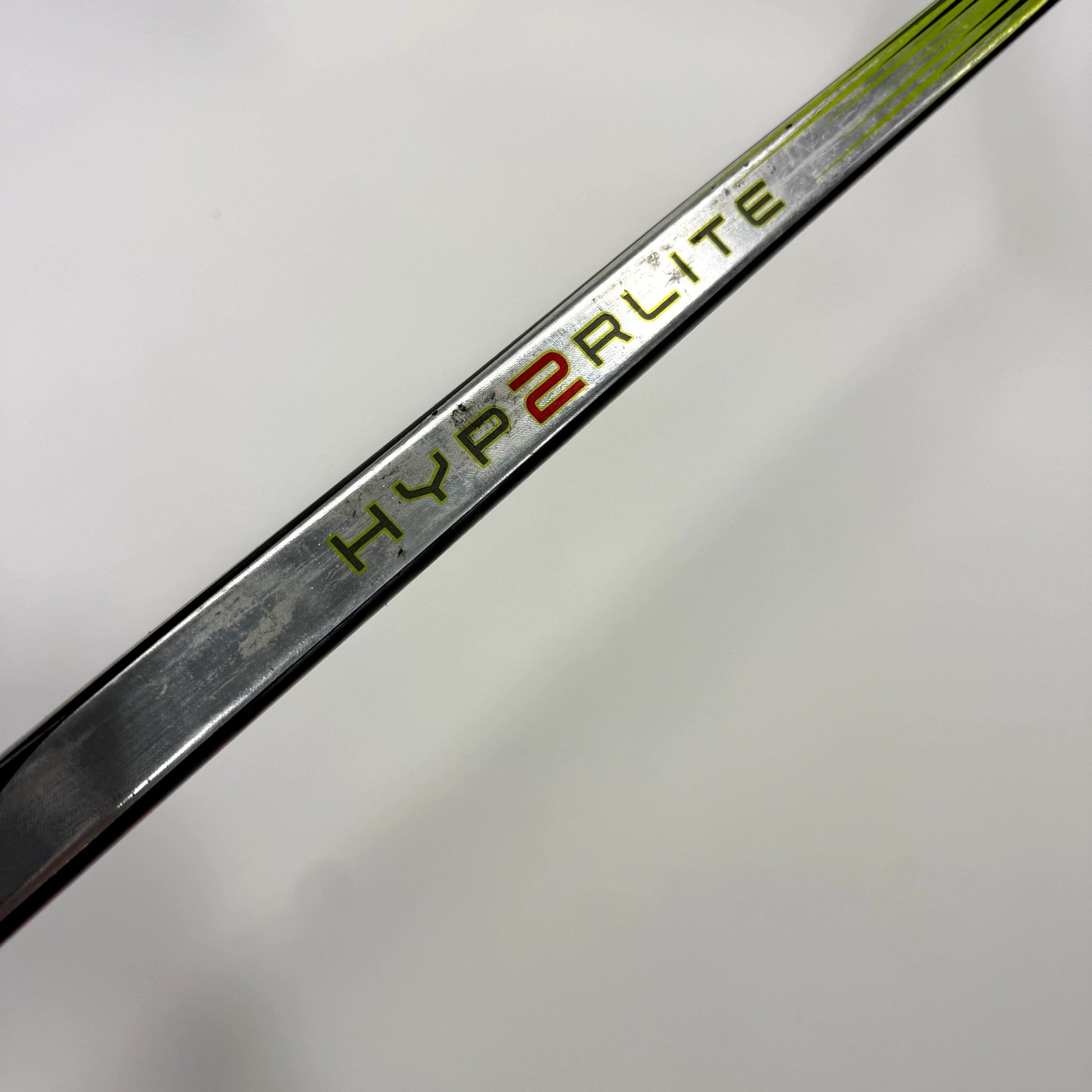 Used Left Bauer Vapor Hyperlite 2 | 65 Flex P28 Curve Grip | BH497 - Top Flight Hockey