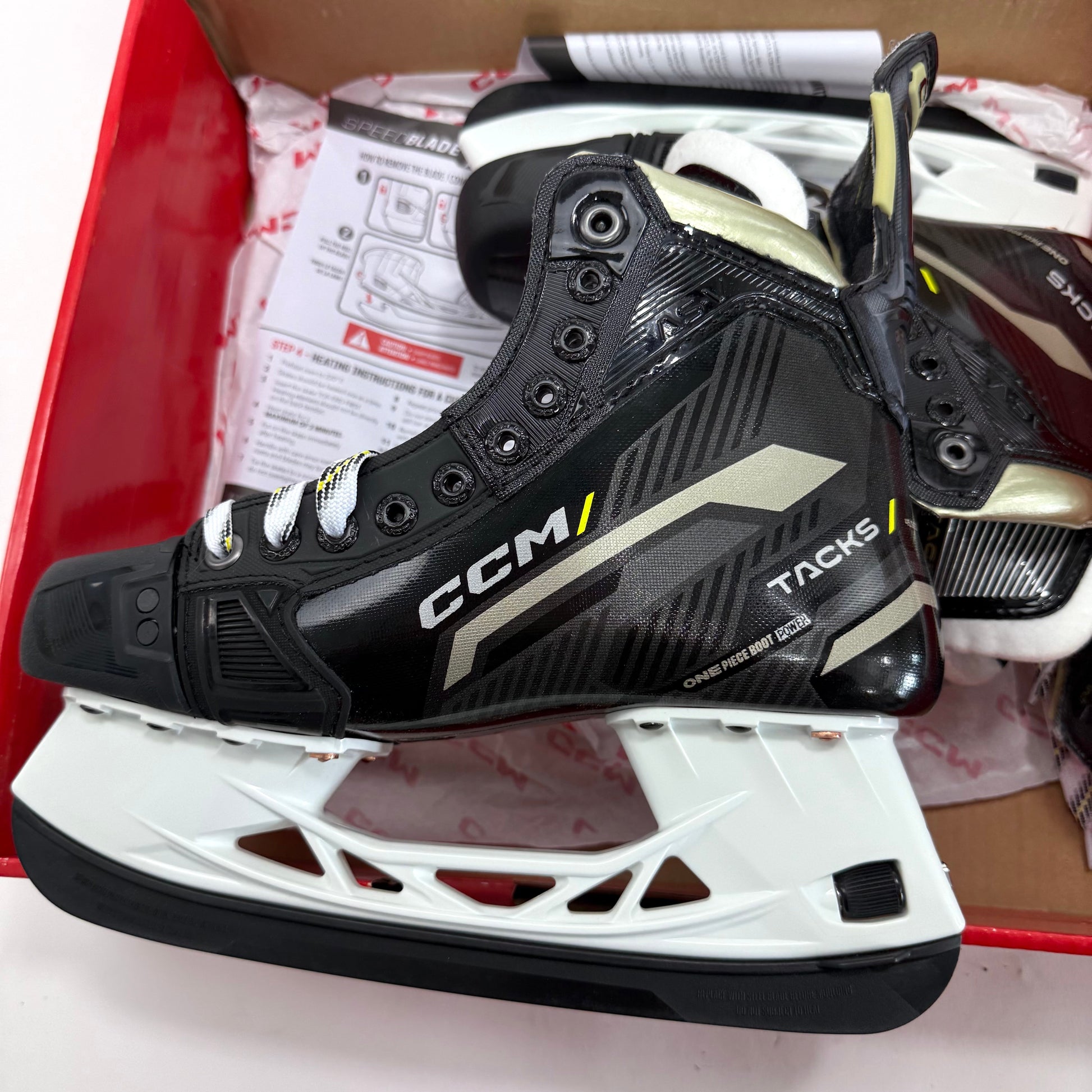 New CCM Tacks ASV Skates | Size 6.5 Tapered | CCM469 - Top Flight Hockey