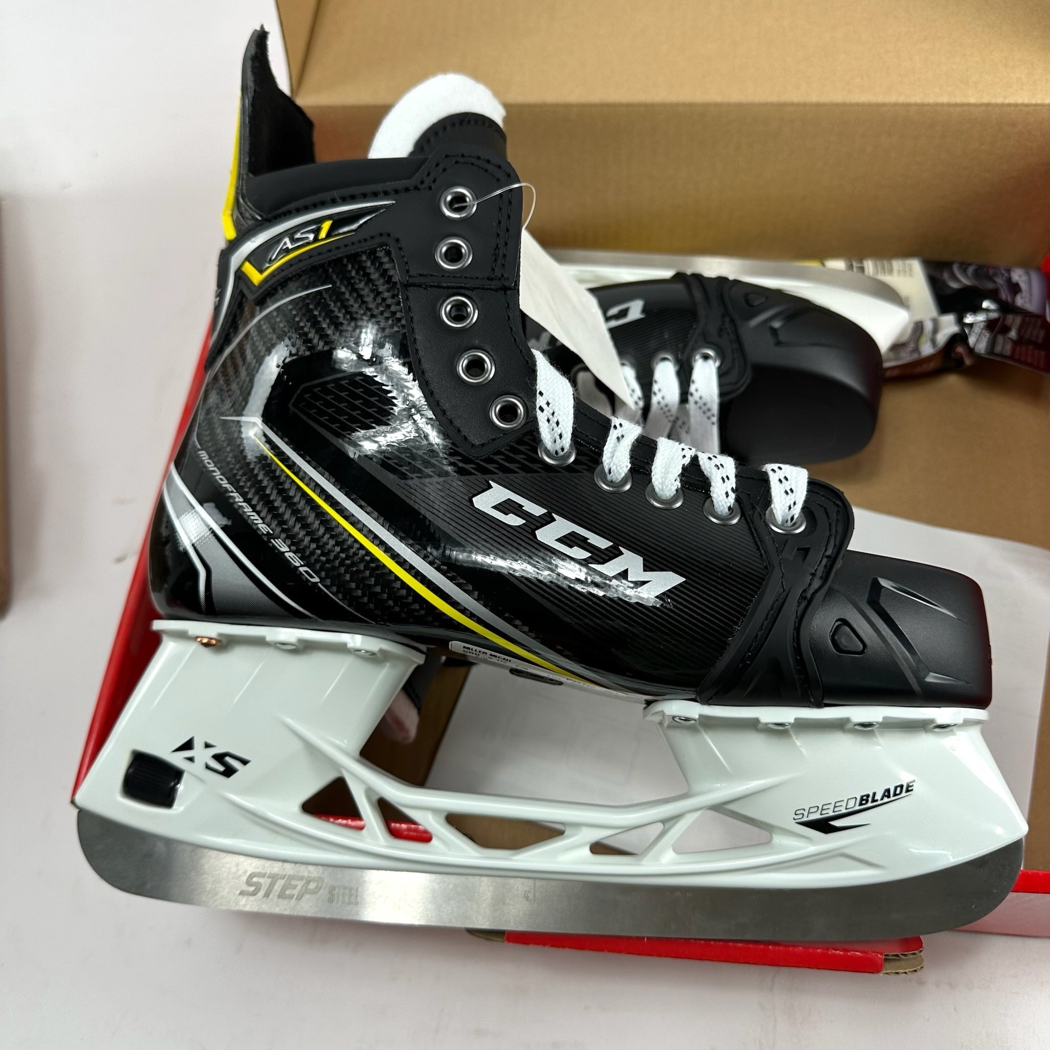 New CCM SuperTacks AS1 Skates | Size 8 E | M330